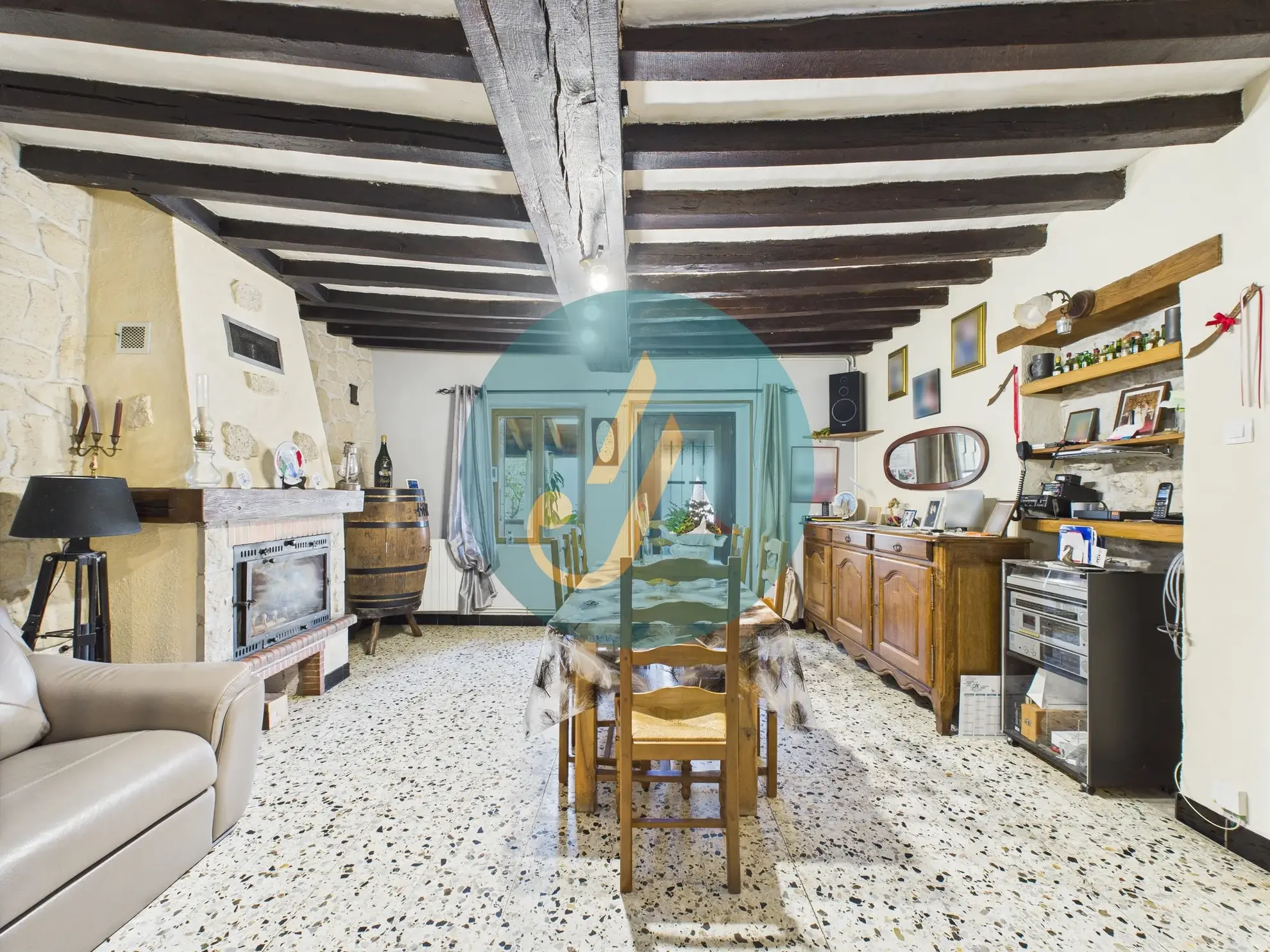 Charmante maison de 138m² avec 4 chambres et dépendances à Suilly-la-Tour 