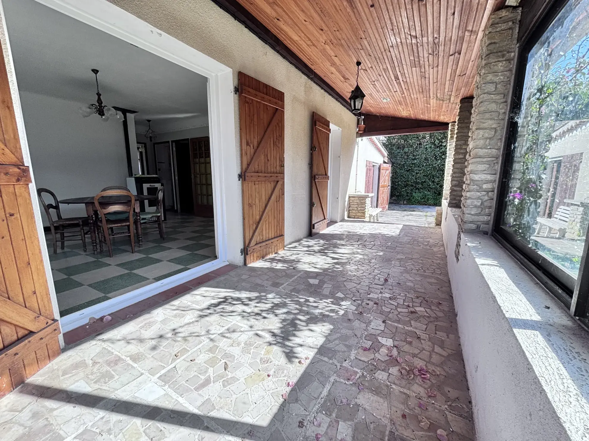 Maison à rénover à vendre à Saint Cyr sur Mer, terrain piscinable de 746 m², secteur calme 
