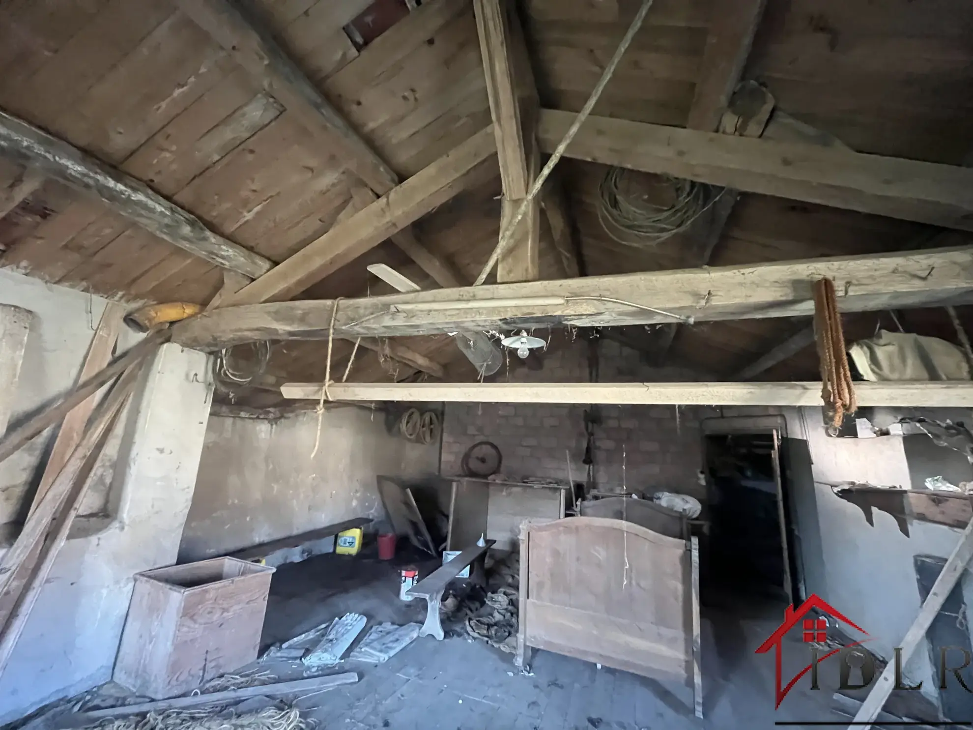 Ancienne ferme à Ravennefontaine - Terrain clos et dépendances pour projets ou habitation 