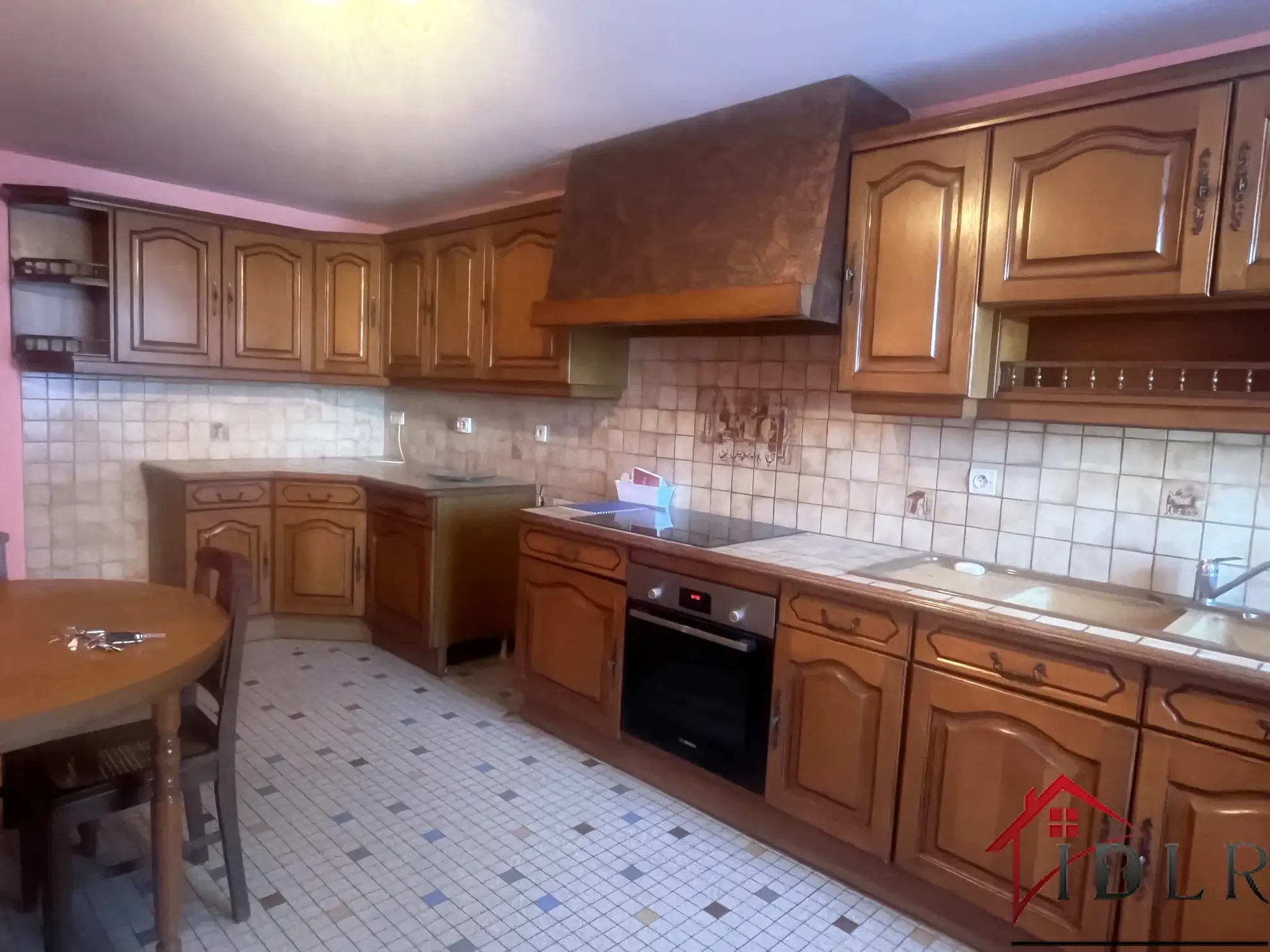 Ancienne ferme à Ravennefontaine - Terrain clos et dépendances pour projets ou habitation 