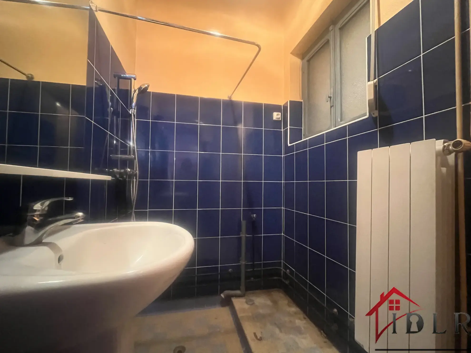 Ancienne ferme à Ravennefontaine - Terrain clos et dépendances pour projets ou habitation 