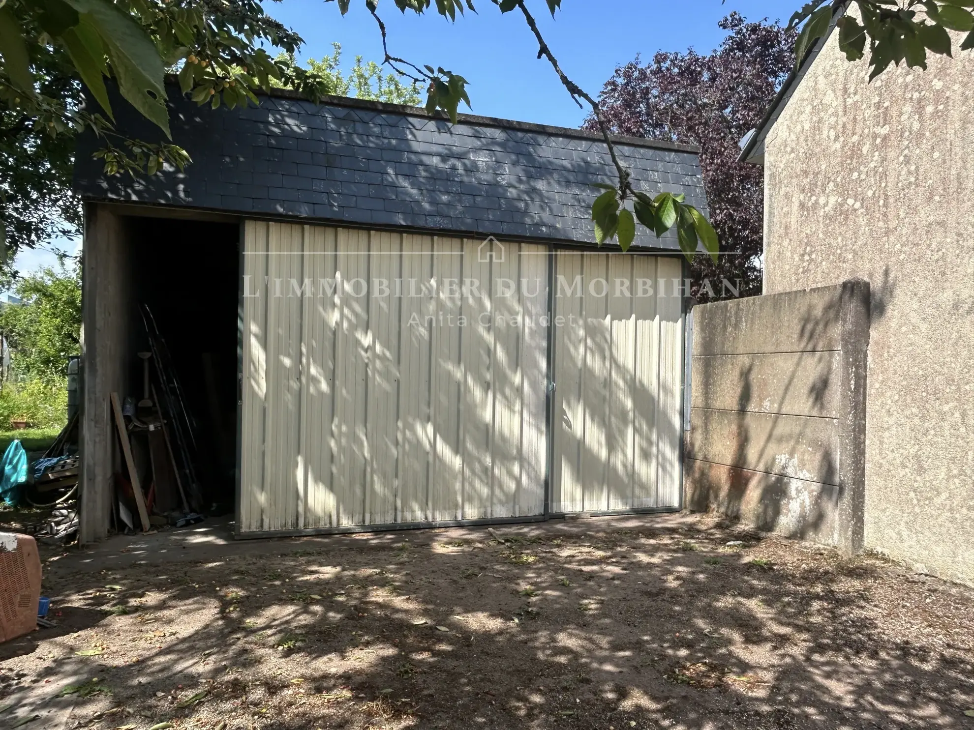 Maison familiale avec double garage à vendre à Marzan, proche bourg 115m² 