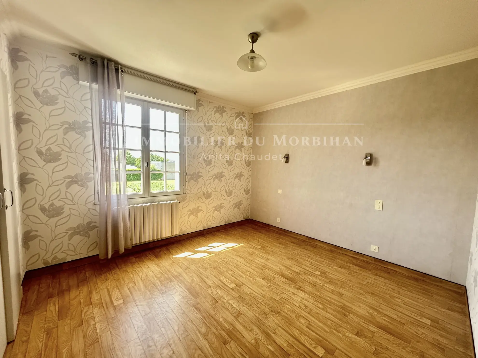 Maison familiale avec double garage à vendre à Marzan, proche bourg 115m² 