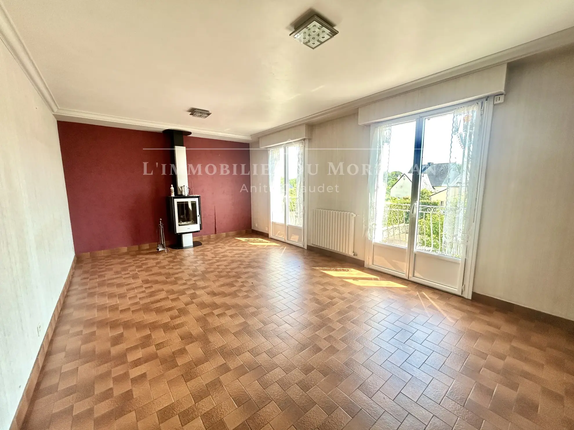 Maison familiale avec double garage à vendre à Marzan, proche bourg 115m² 