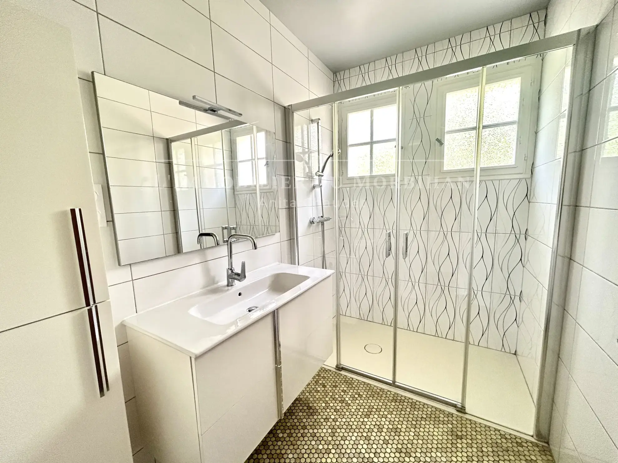 Maison familiale avec double garage à vendre à Marzan, proche bourg 115m² 