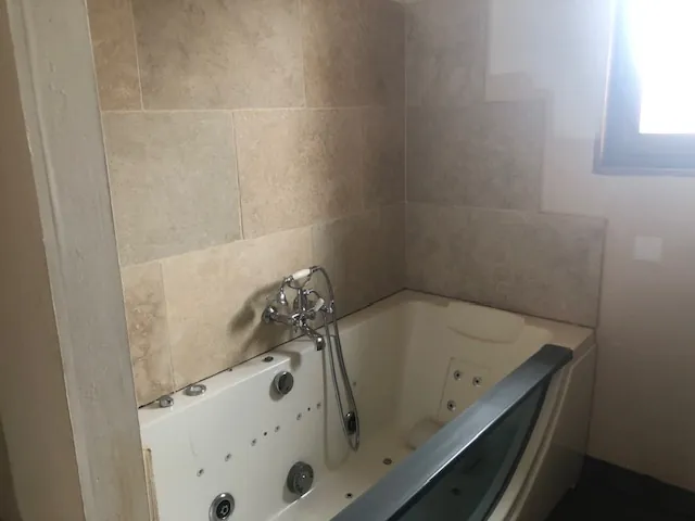 Spacieux ensemble immobilier de deux maisons à Villefranche de Rouergue 