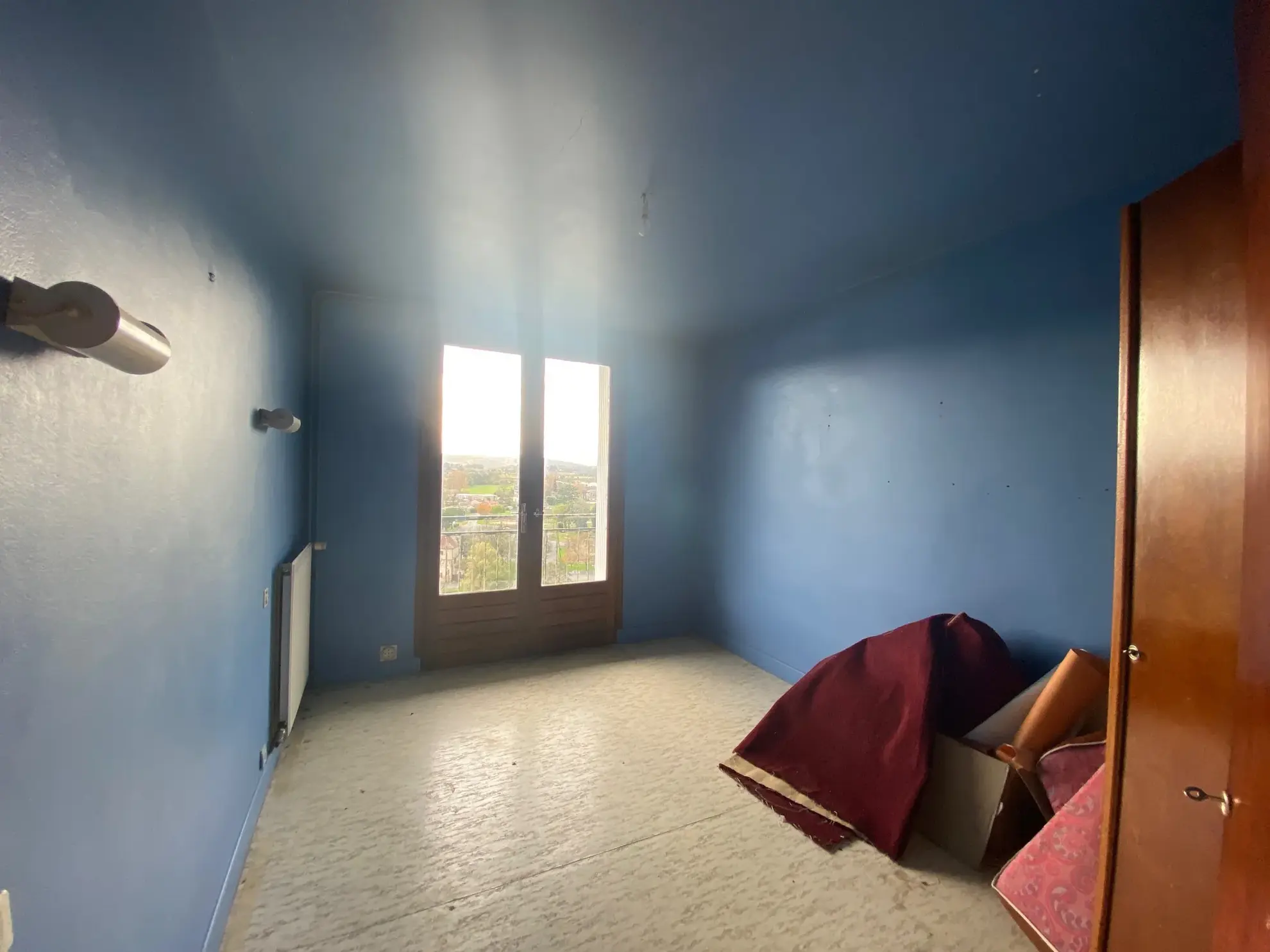 Appartement T3 à rénover avec jardin, chambres d'hôtes et vue vallée à Puy-l'Évêque 