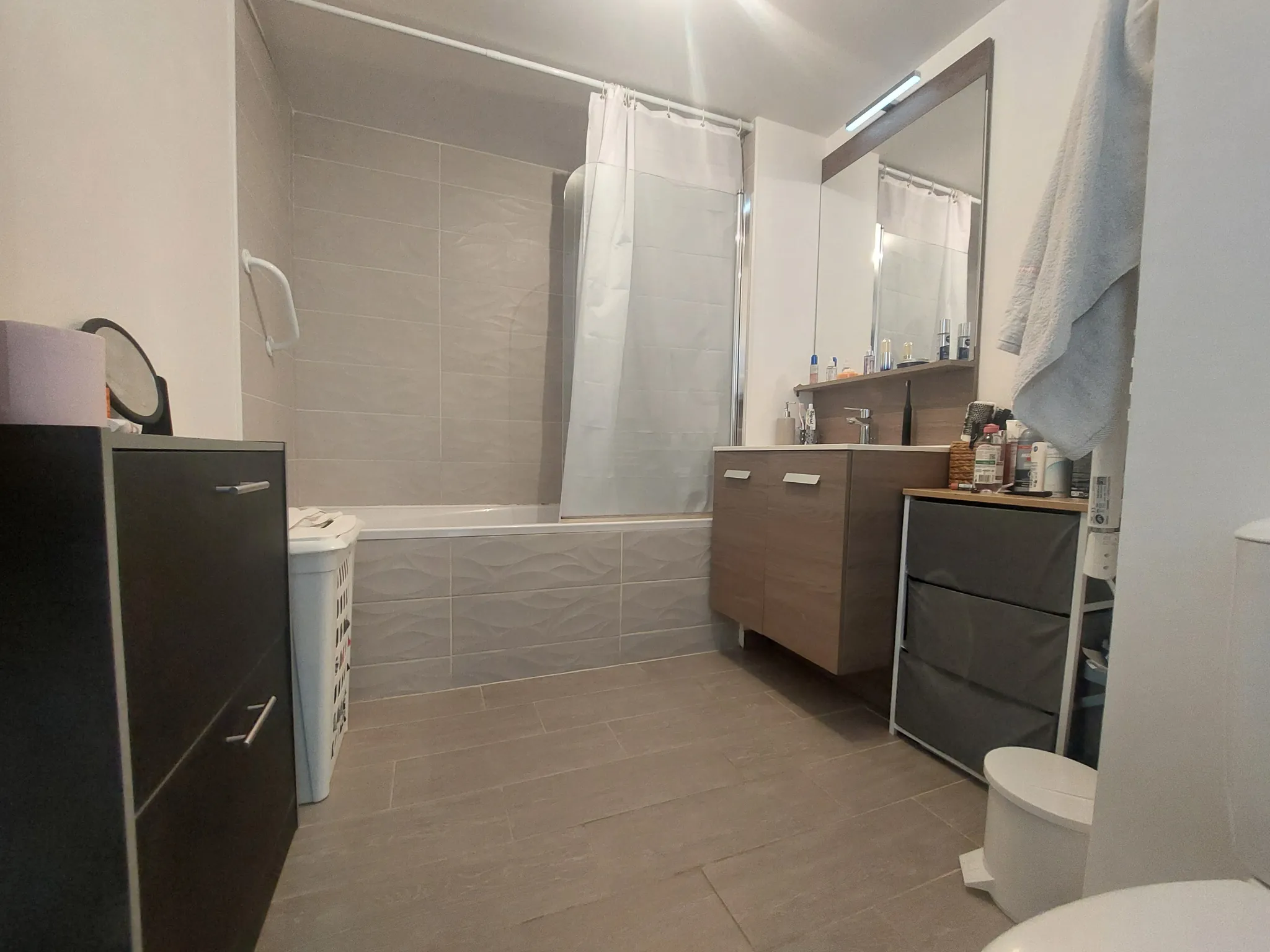 À vendre appartement T2 avec parking et piscine à La Londe Les Maures 