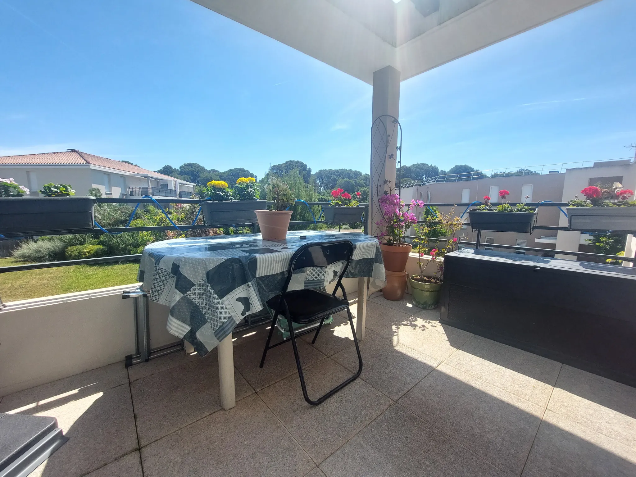 À vendre appartement T2 avec parking et piscine à La Londe Les Maures