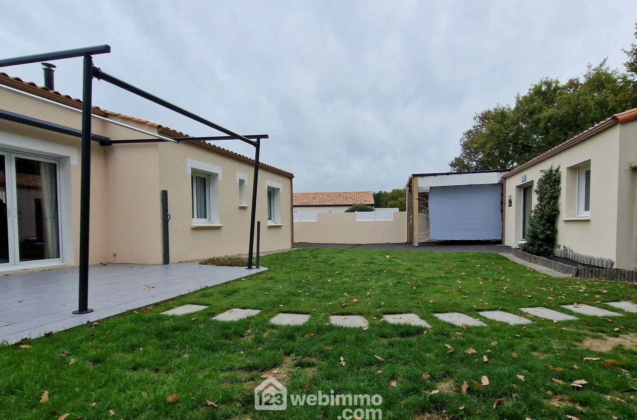 Charmante maison de plain-pied avec dépendances à La Roche-sur-Yon 