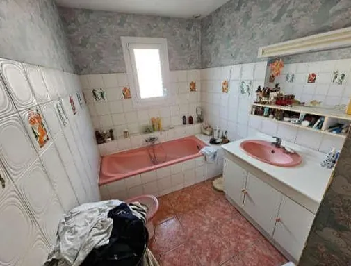 Villa F4 à Saint-Médard-En-Jalles – Terrain spacieux et emplacement idéal à vendre 