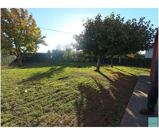 Maison familiale à Mont-de-Marsan avec 5 chambres et jardin de 800 m² 