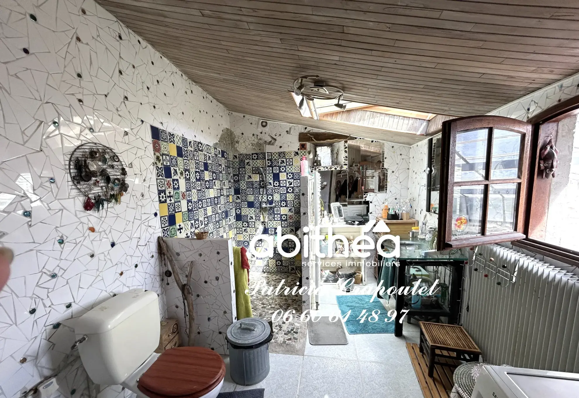 Belle maison en pierre pleine de charme à Brie, 154 m² avec jardin, garage et potentiel d'aménagement 