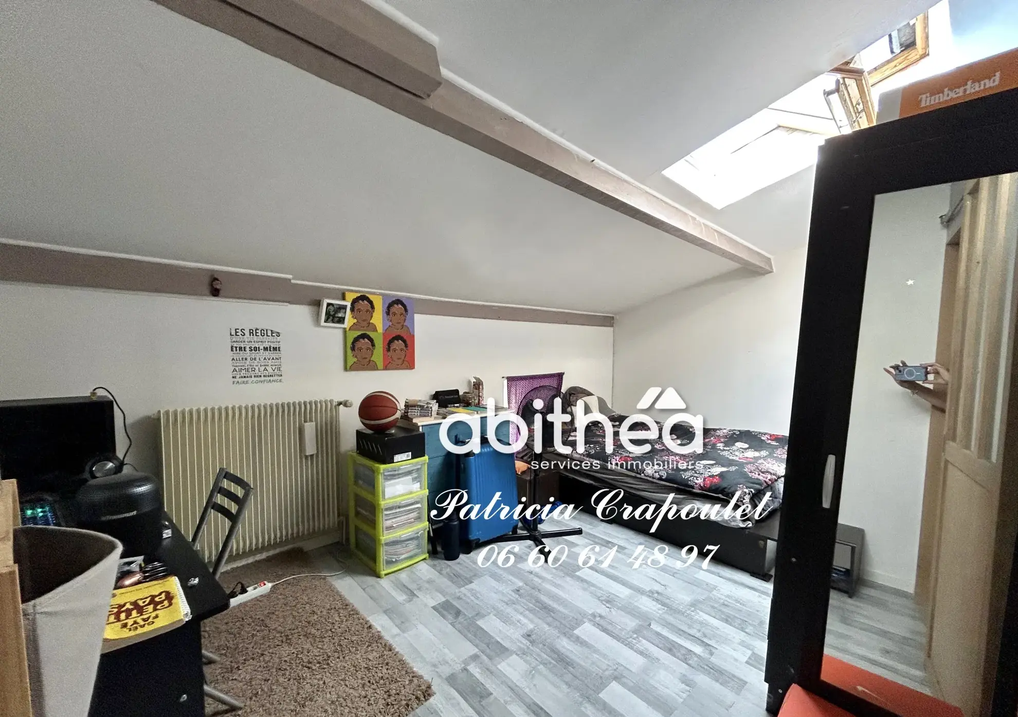 Belle maison en pierre pleine de charme à Brie, 154 m² avec jardin, garage et potentiel d'aménagement 