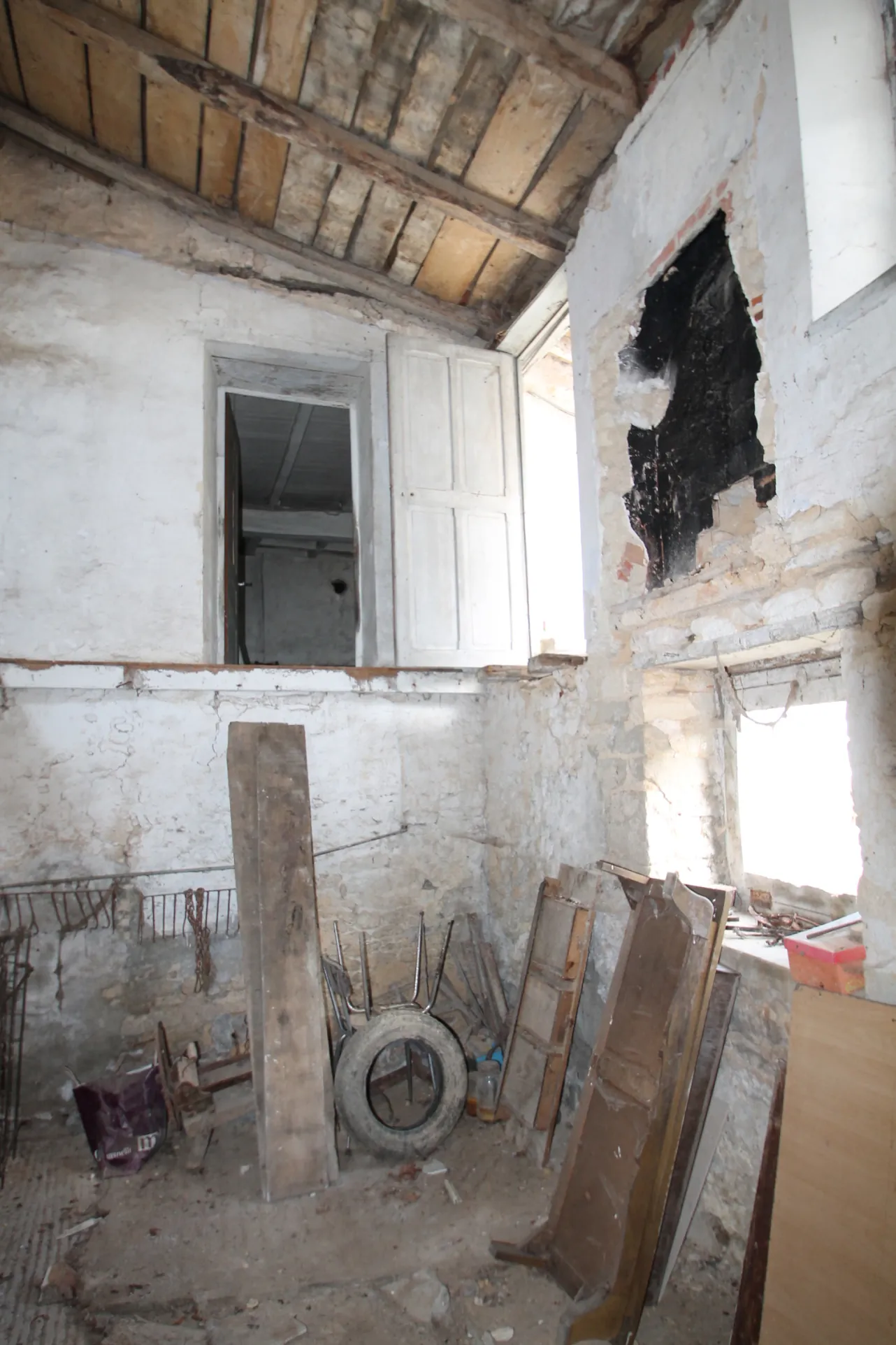 Maison à rénover de 100 m² avec cour à Marcillac-Lanville en Charente 