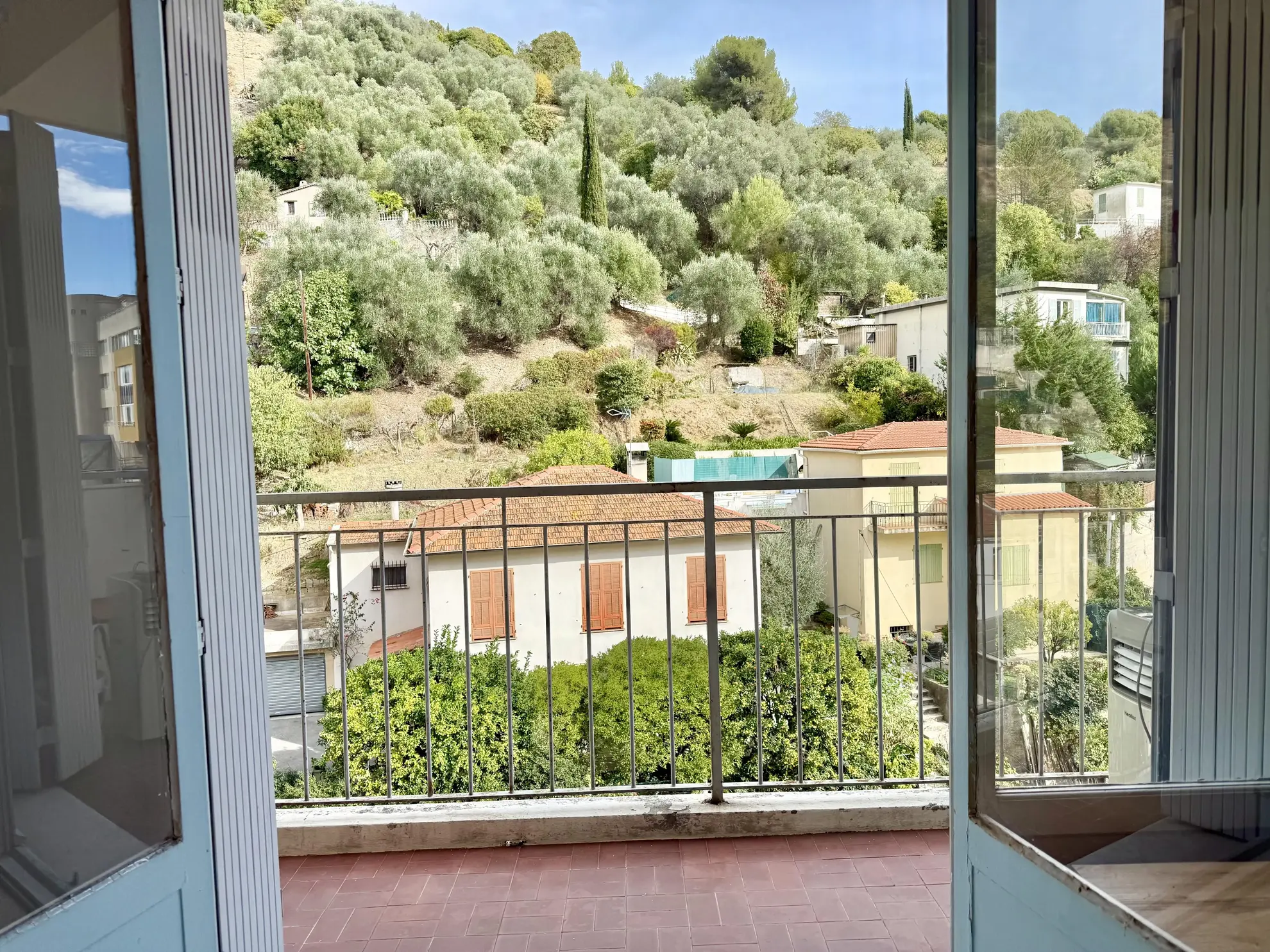Charmant appartement 2 pièces de 29 m² à Nice avec balcon et cave 