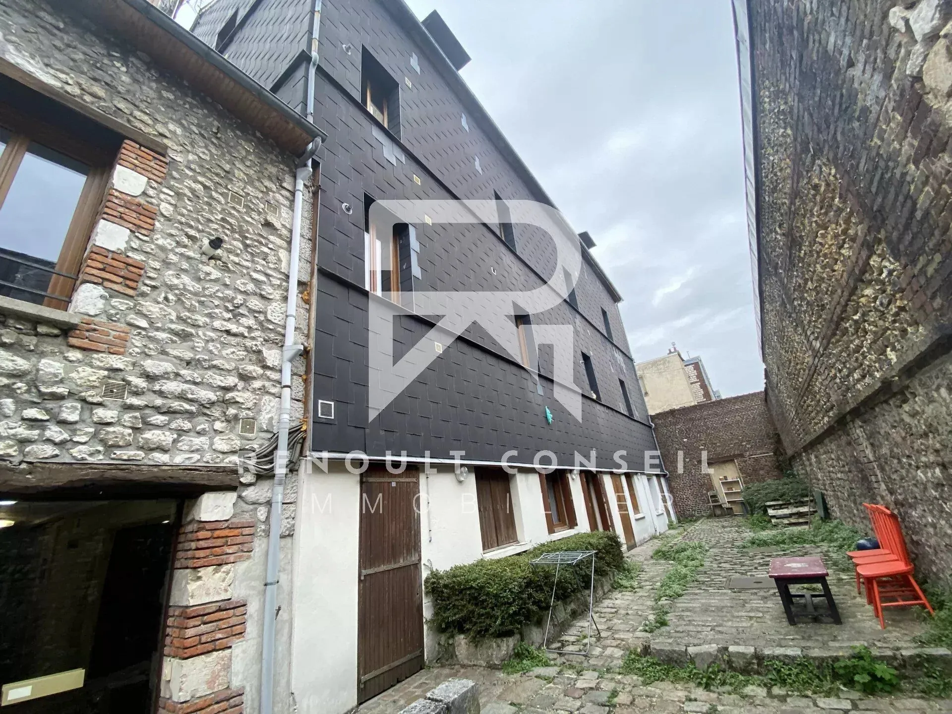 Bel appartement T6 meublé à Rouen Saint Julien avec forte rentabilité 