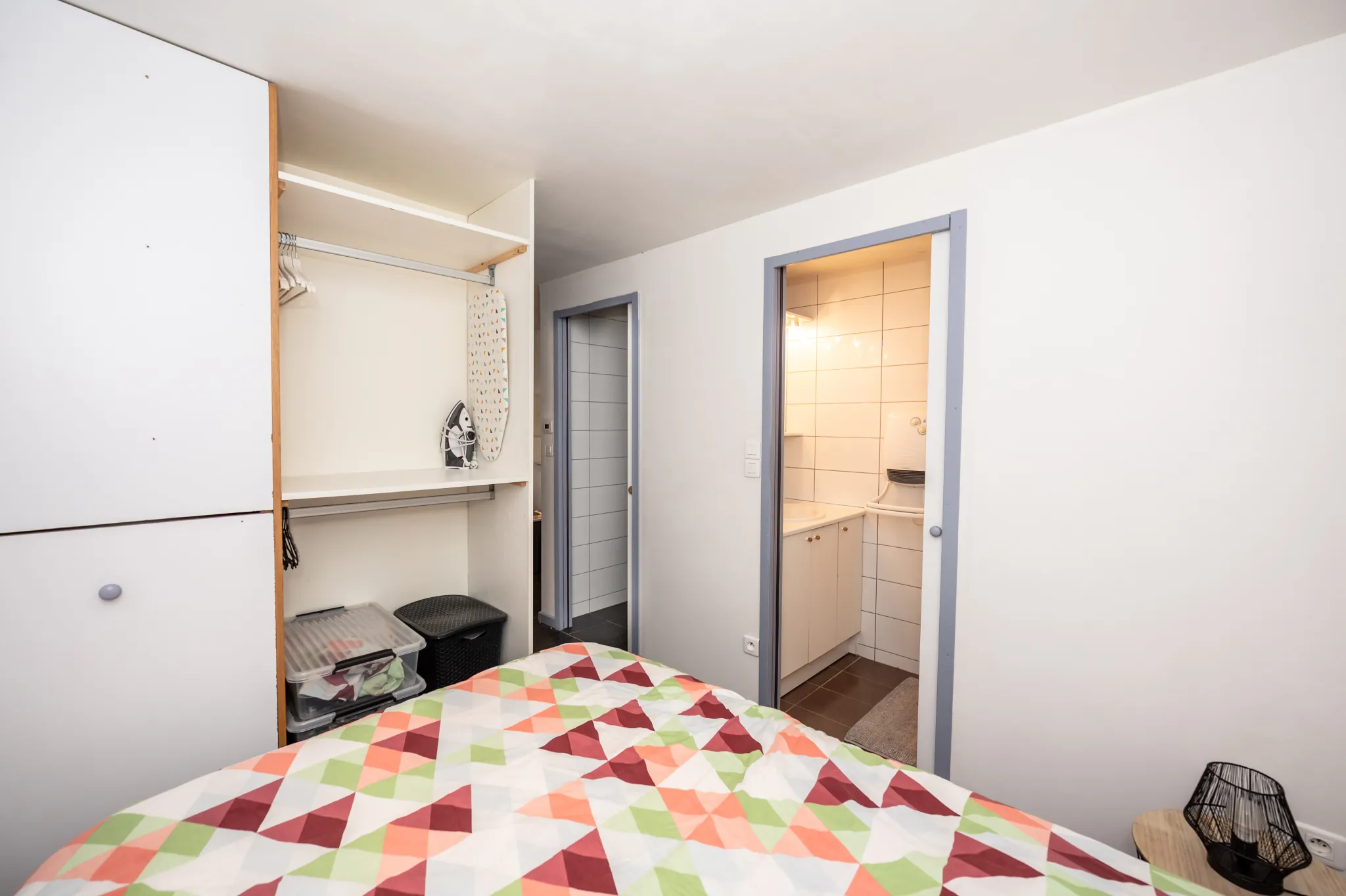 Studio rénové en centre-ville de Pontarlier proche commodités 