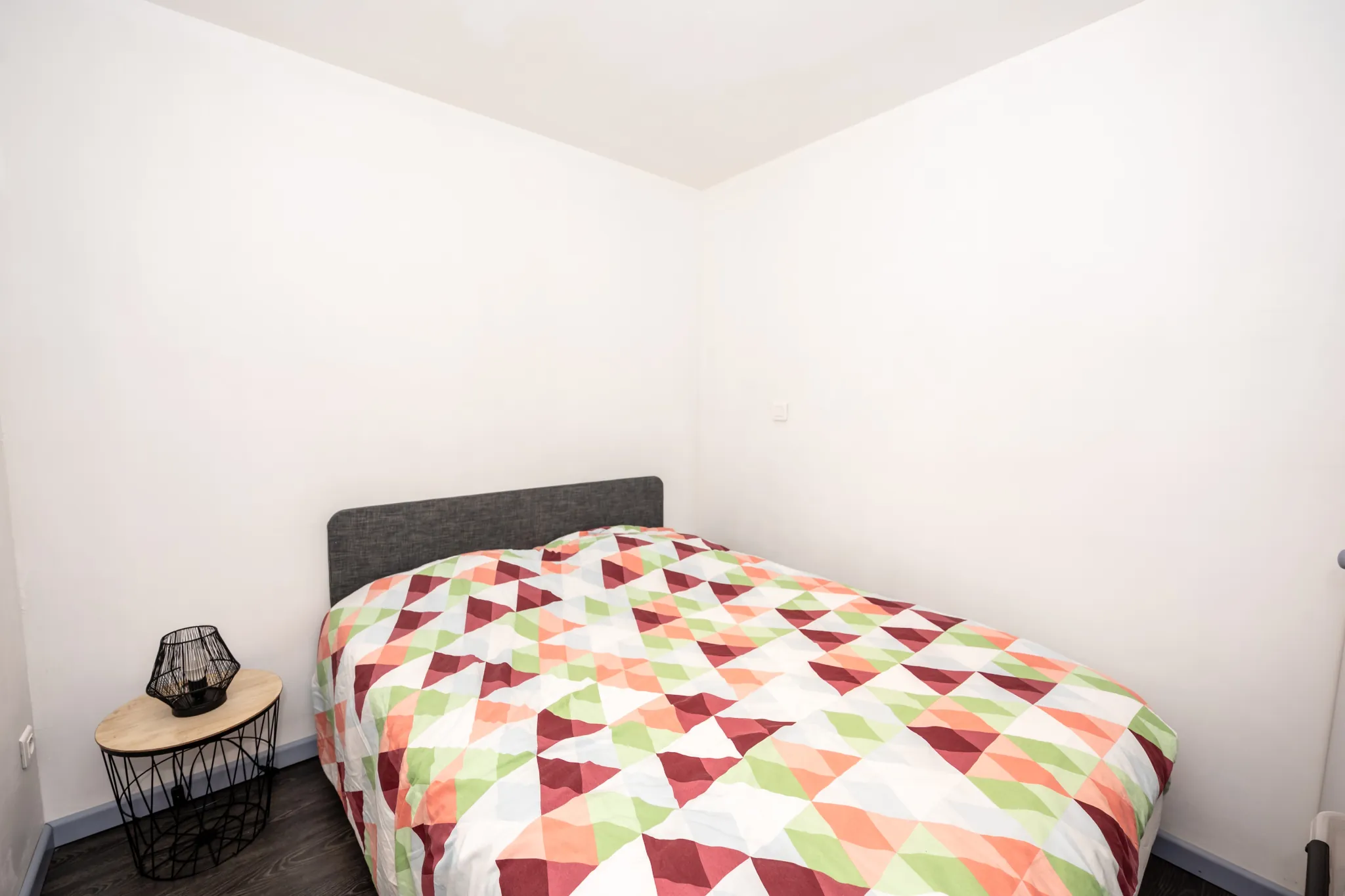 Studio rénové en centre-ville de Pontarlier proche commodités 