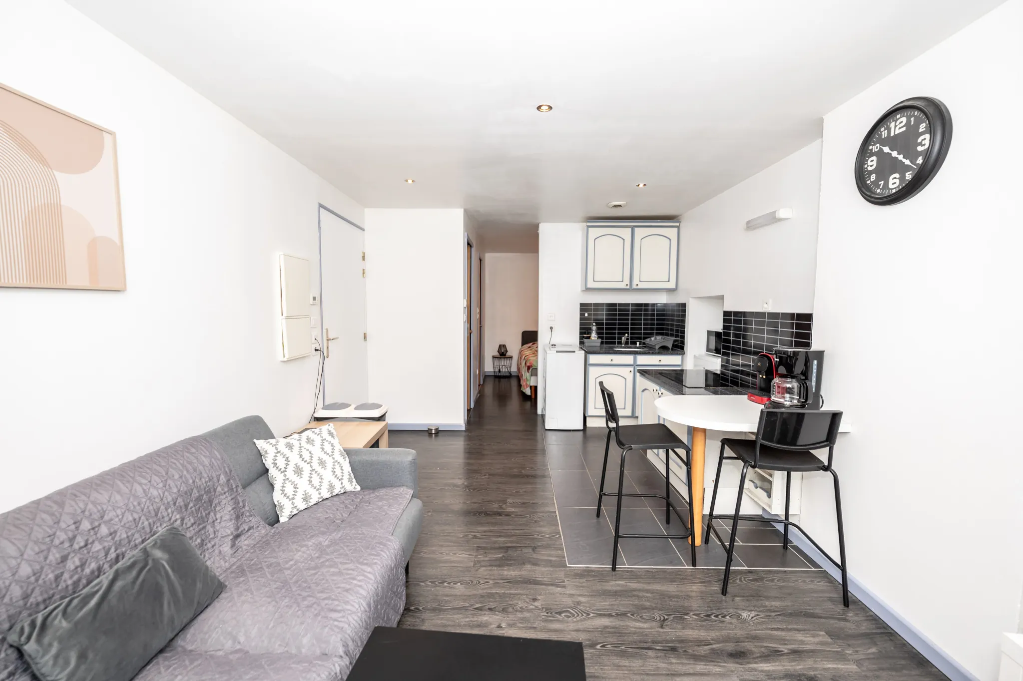 Studio rénové en centre-ville de Pontarlier proche commodités