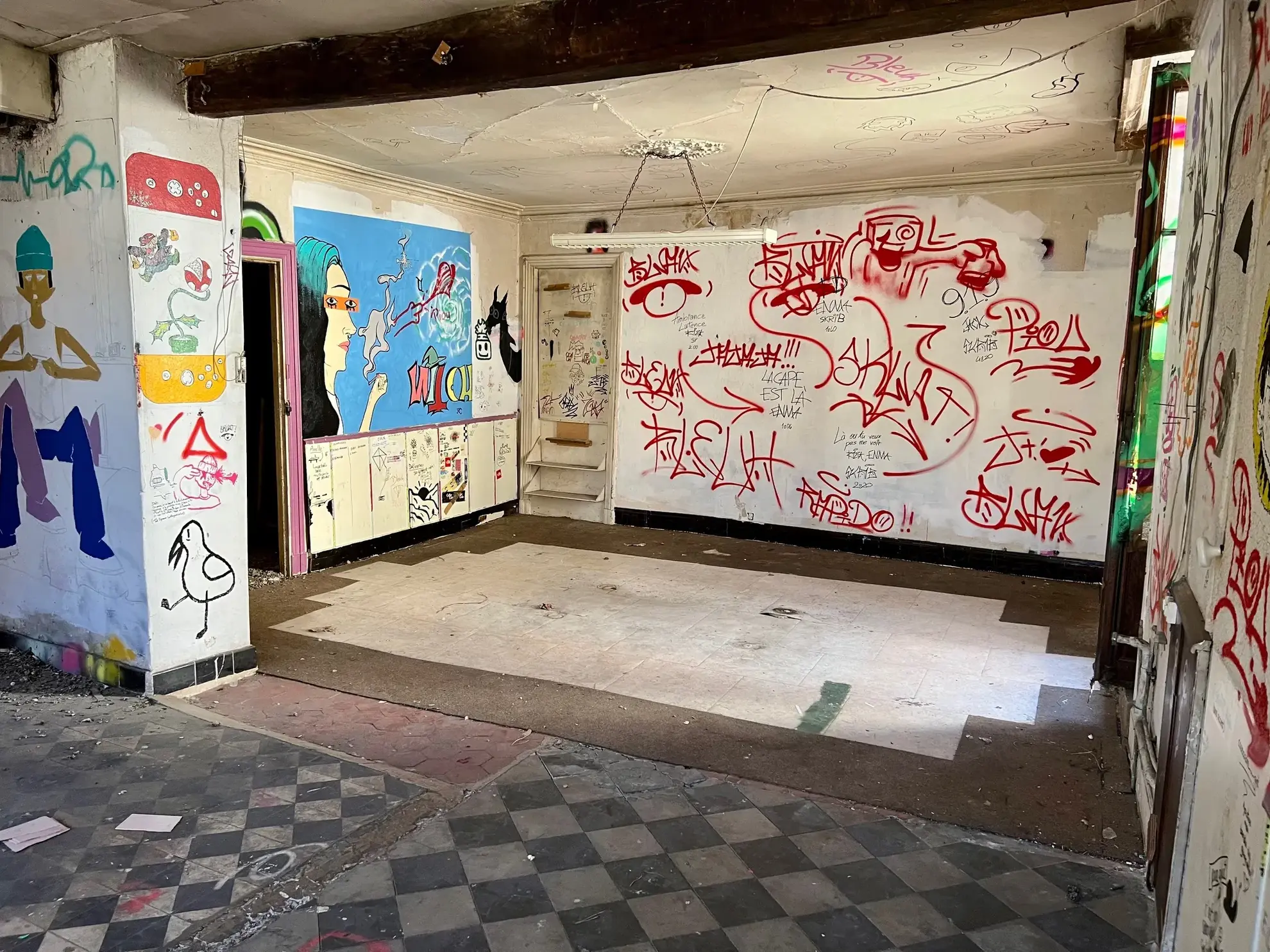 Maison à Rénover de 171 m² avec Garages et Grenier à Millau 