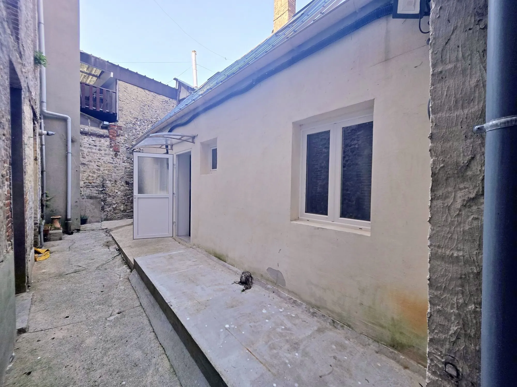 Maison à vendre en centre-ville de Fecamp avec 2 chambres - Opportunité d'investissement