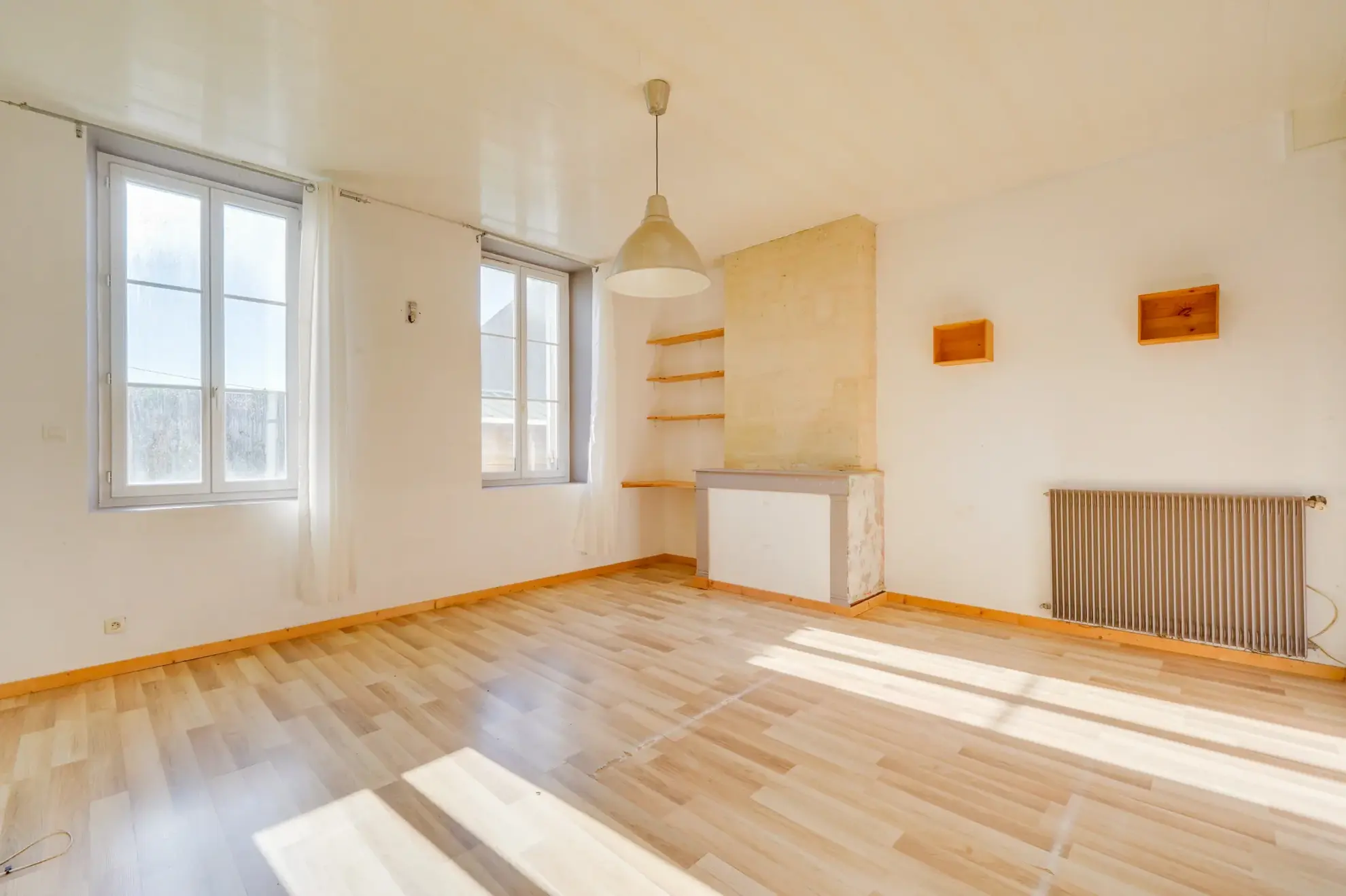 Charmante maison en pierre à Salignac – 108m², 3 chambres, garage, secteur recherché 