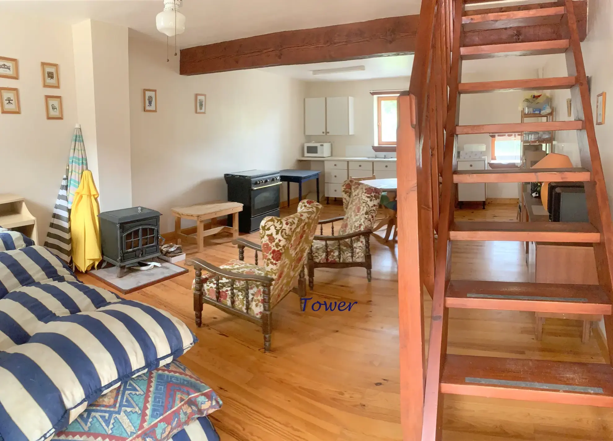 Grande propriété de 350 m² avec 3 maisons et dépendances à Néré (17510) 