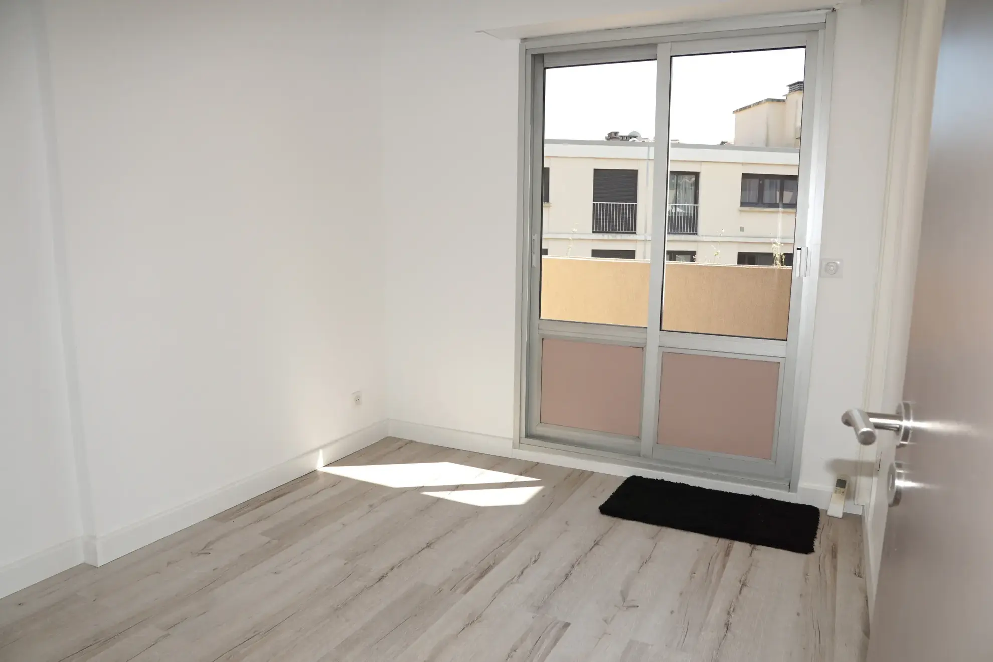 Bel appartement rénové avec terrasse et garage au centre de Cavalaire-sur-Mer 