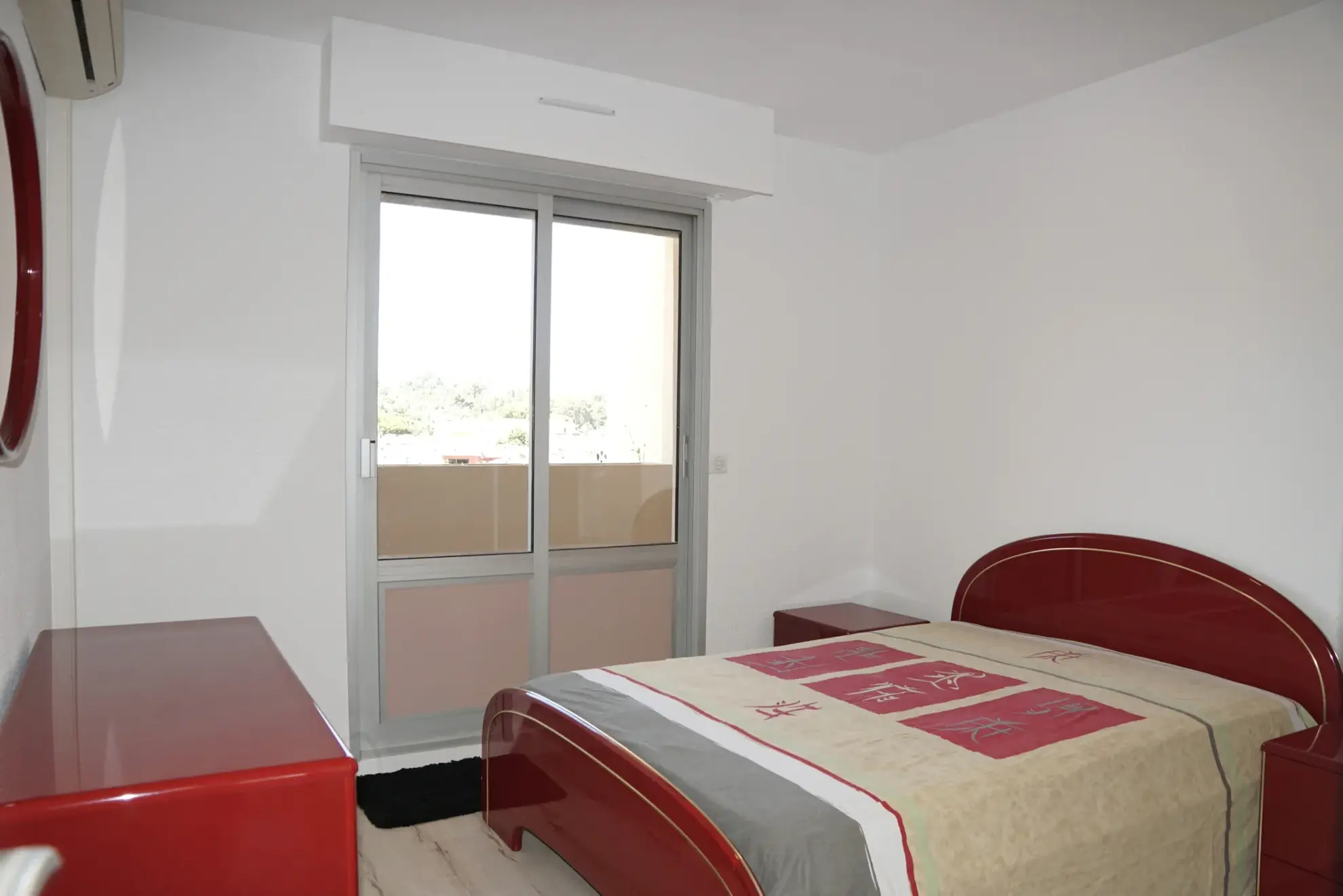 Bel appartement rénové avec terrasse et garage au centre de Cavalaire-sur-Mer 