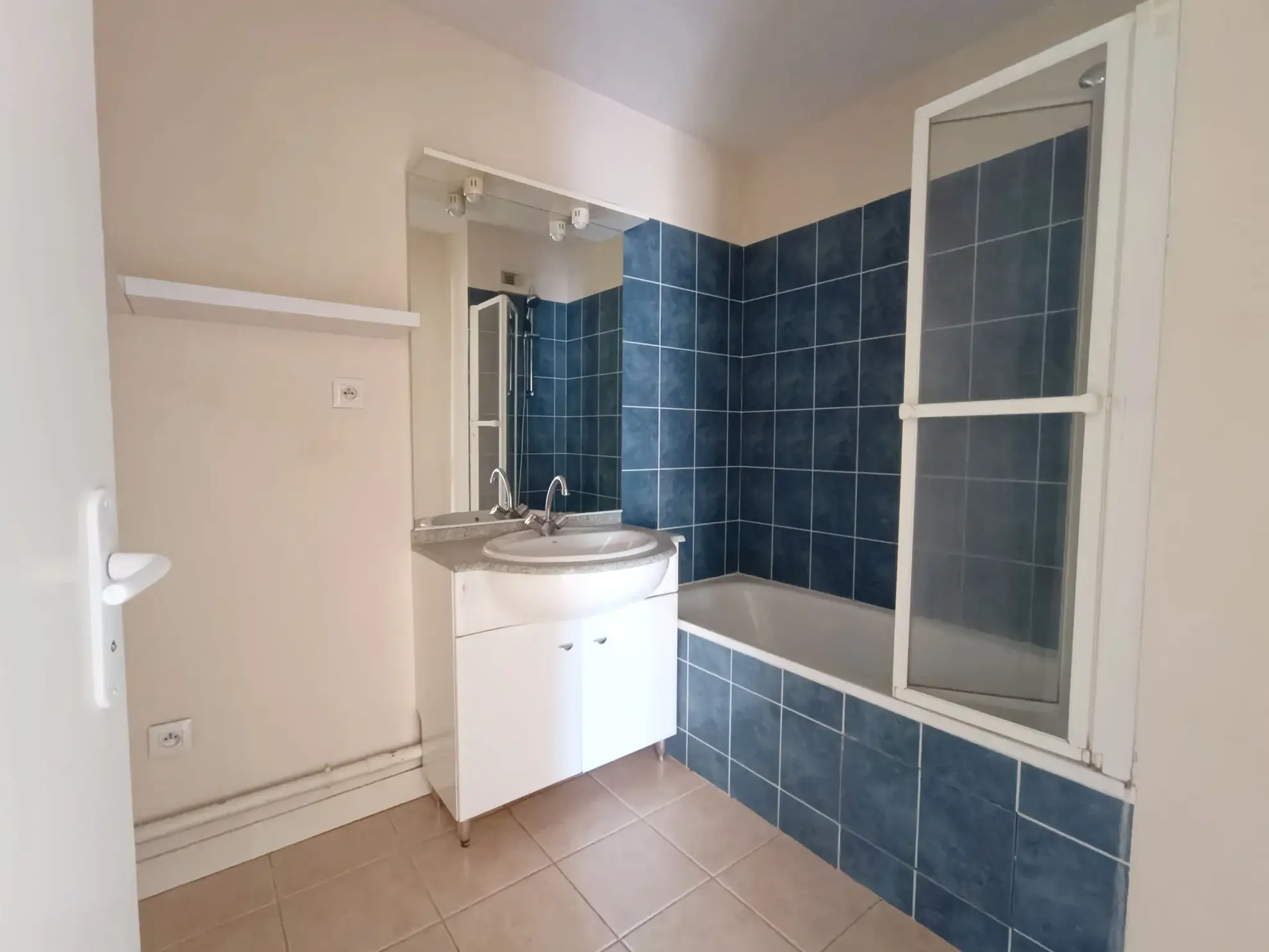 Appartement T2 de 47 m2 avec terrasse dans résidence sécurisée à Carcassonne 