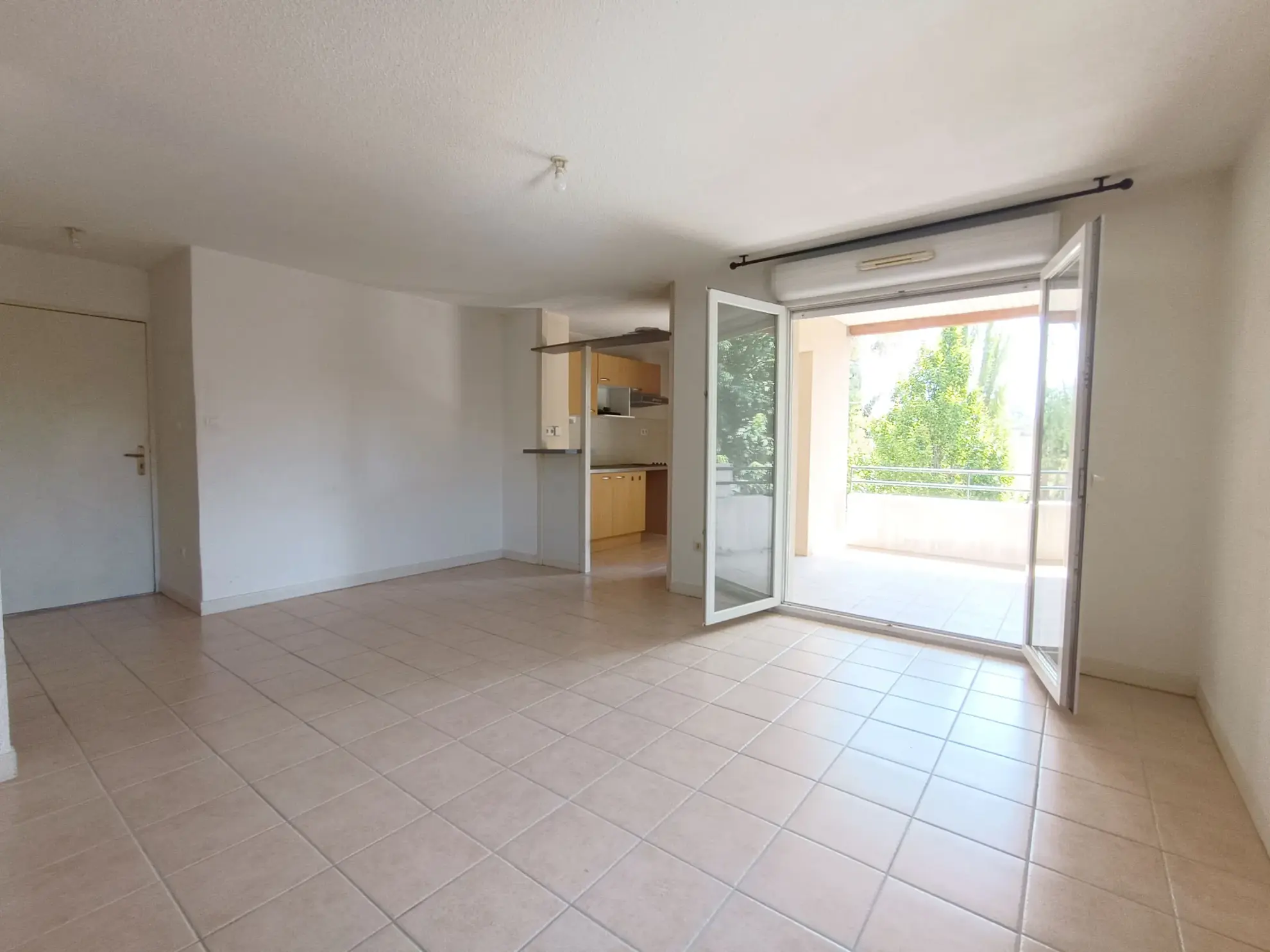 Appartement T2 de 47 m2 avec terrasse dans résidence sécurisée à Carcassonne 