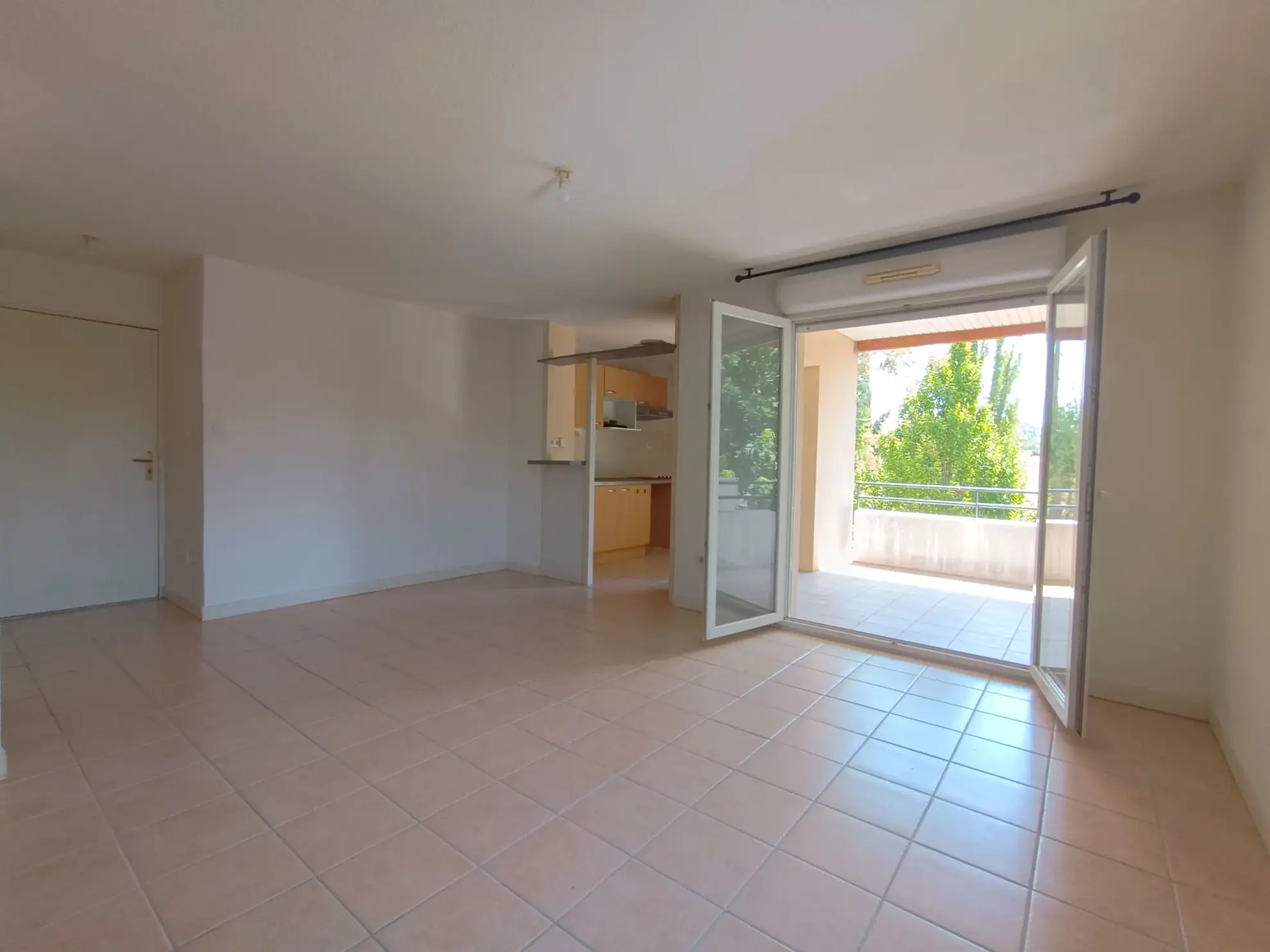 Appartement T2 de 47 m2 avec terrasse dans résidence sécurisée à Carcassonne 