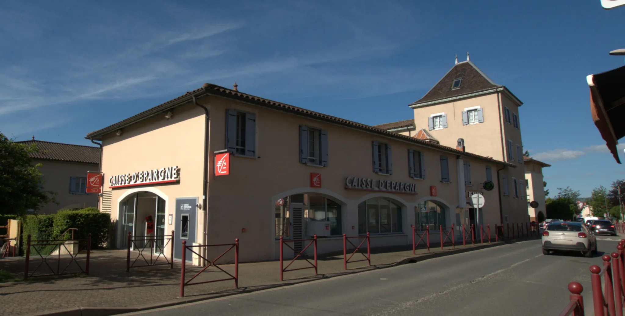 Appartement T2 de 45 m² à Jassans-Riottier, Loué, avec Stationnement Privé 