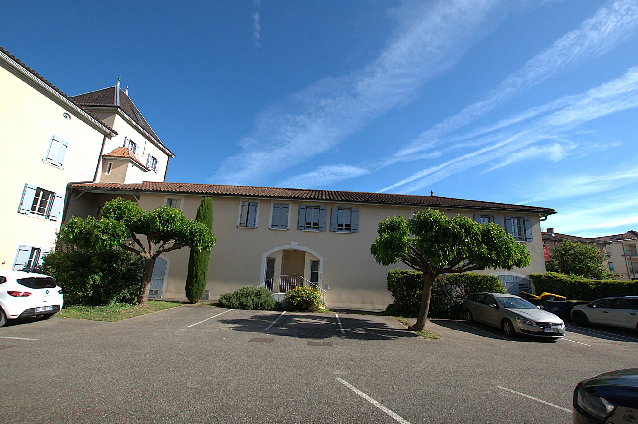 Appartement T2 de 45 m² à Jassans-Riottier, Loué, avec Stationnement Privé 