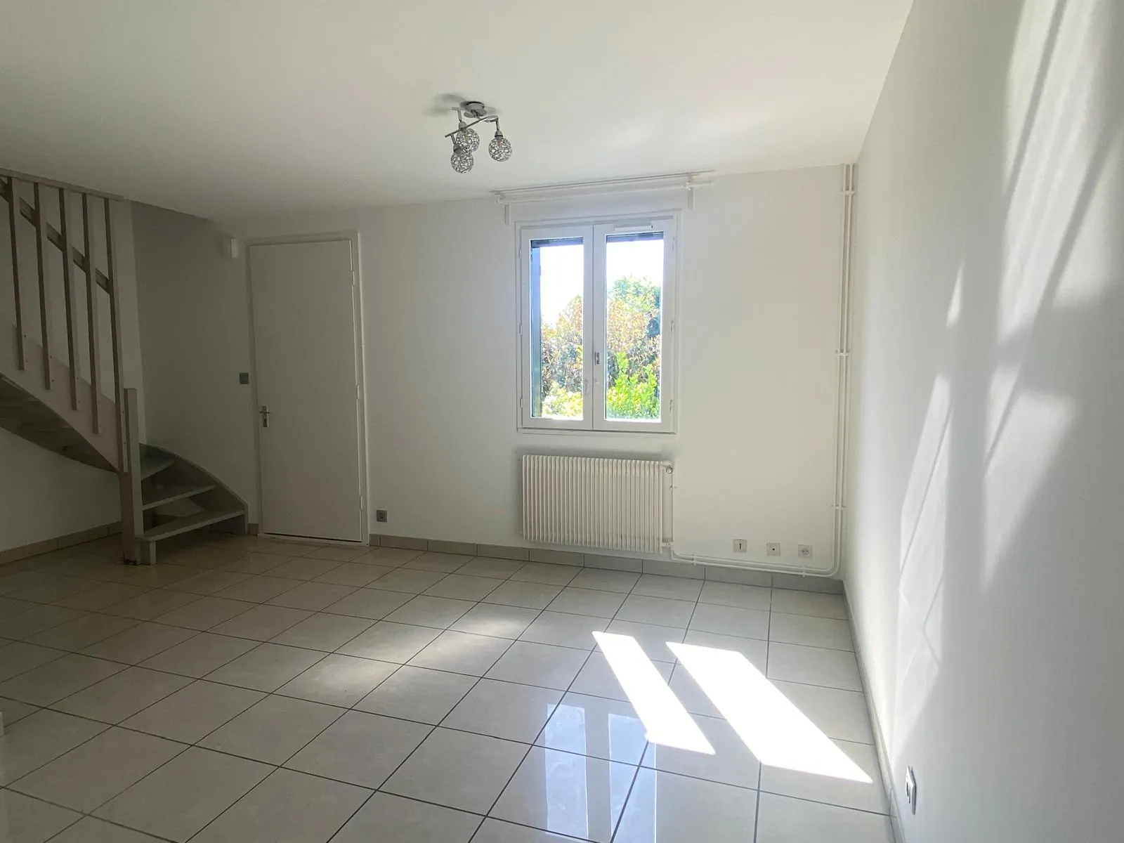 Maison T4 à vendre à Tournefeuille avec garage et jardin, emplacement privilégié 