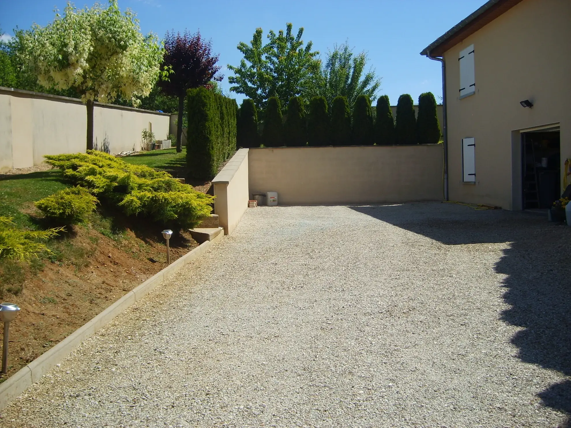 Maison de village individuelle à Seveux avec terrasse et garage 