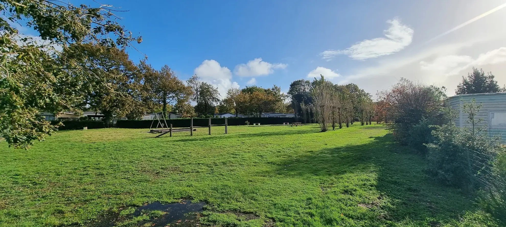 Mobil-home avec terrain privé à 3 km des plages à Bourgneuf-en-Retz 