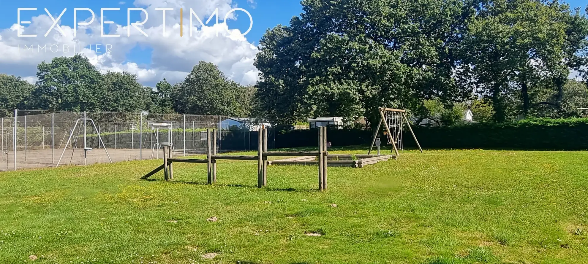 Mobil-home avec terrain privé à 3 km des plages à Bourgneuf-en-Retz 