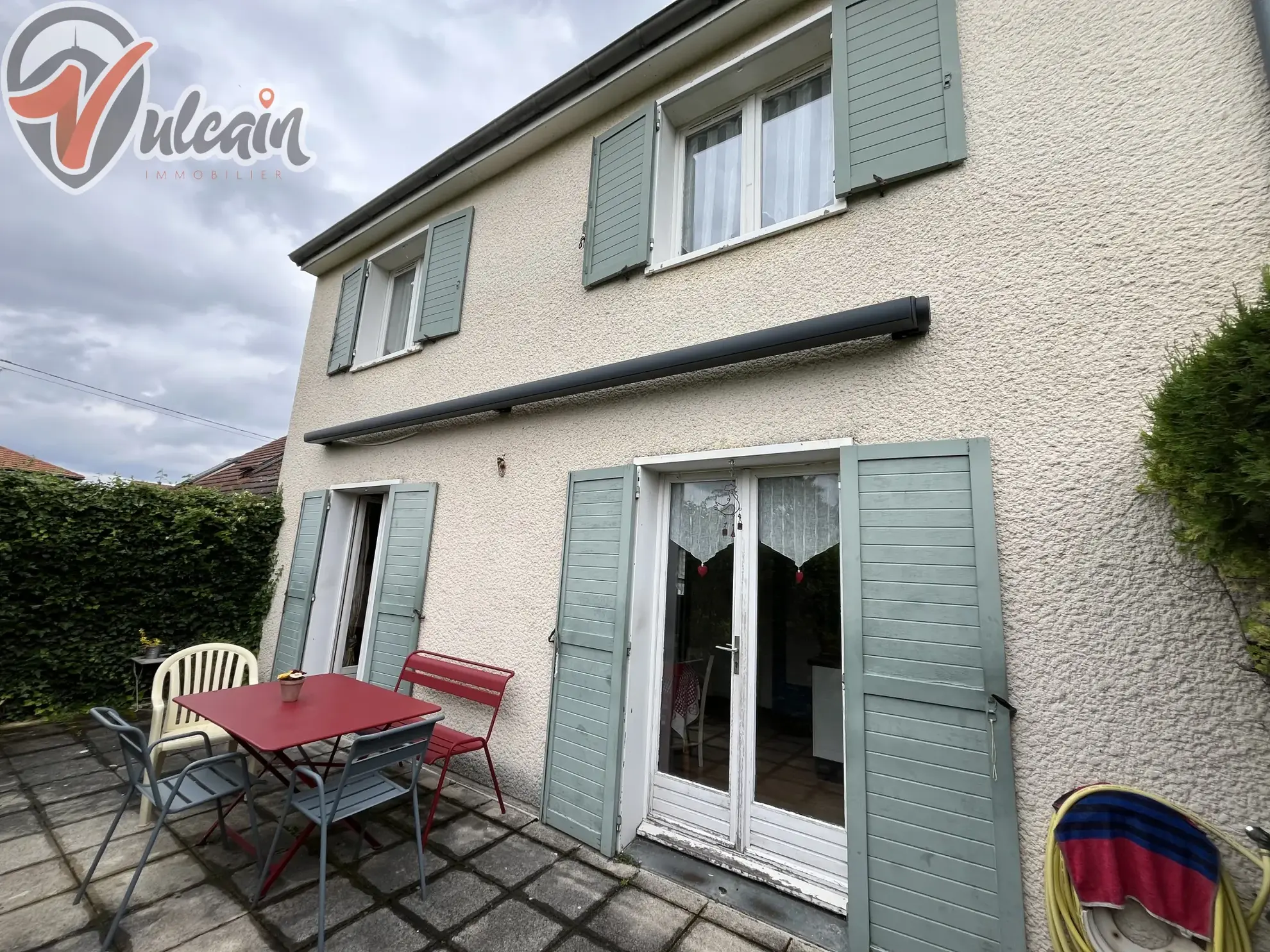 Maison mitoyenne à Pont du Château avec 3 chambres et terrasse - Secteur calme