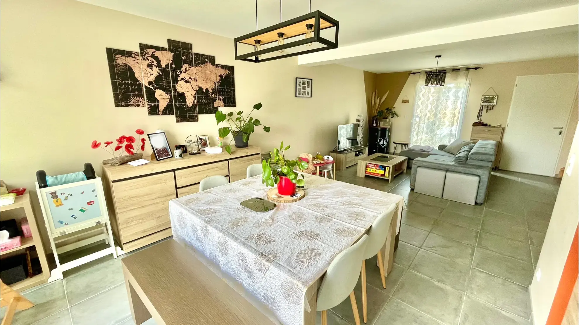 Maison contemporaine neuve à Saint Augustin des Bois - 110 m² avec garage et jardin clôturé 