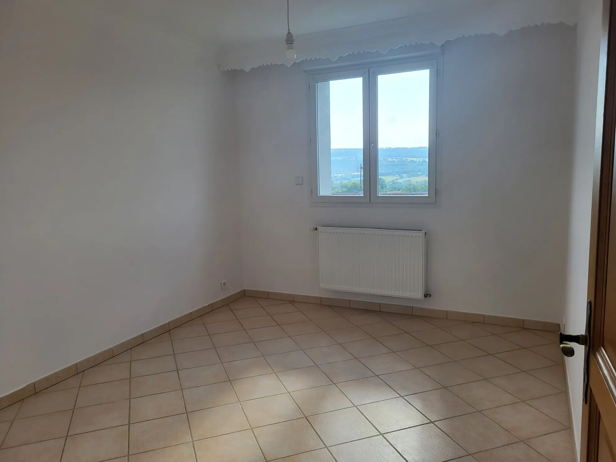 Maison récente avec vue panoramique à Arinthod - 4 chambres et grand sous-sol 