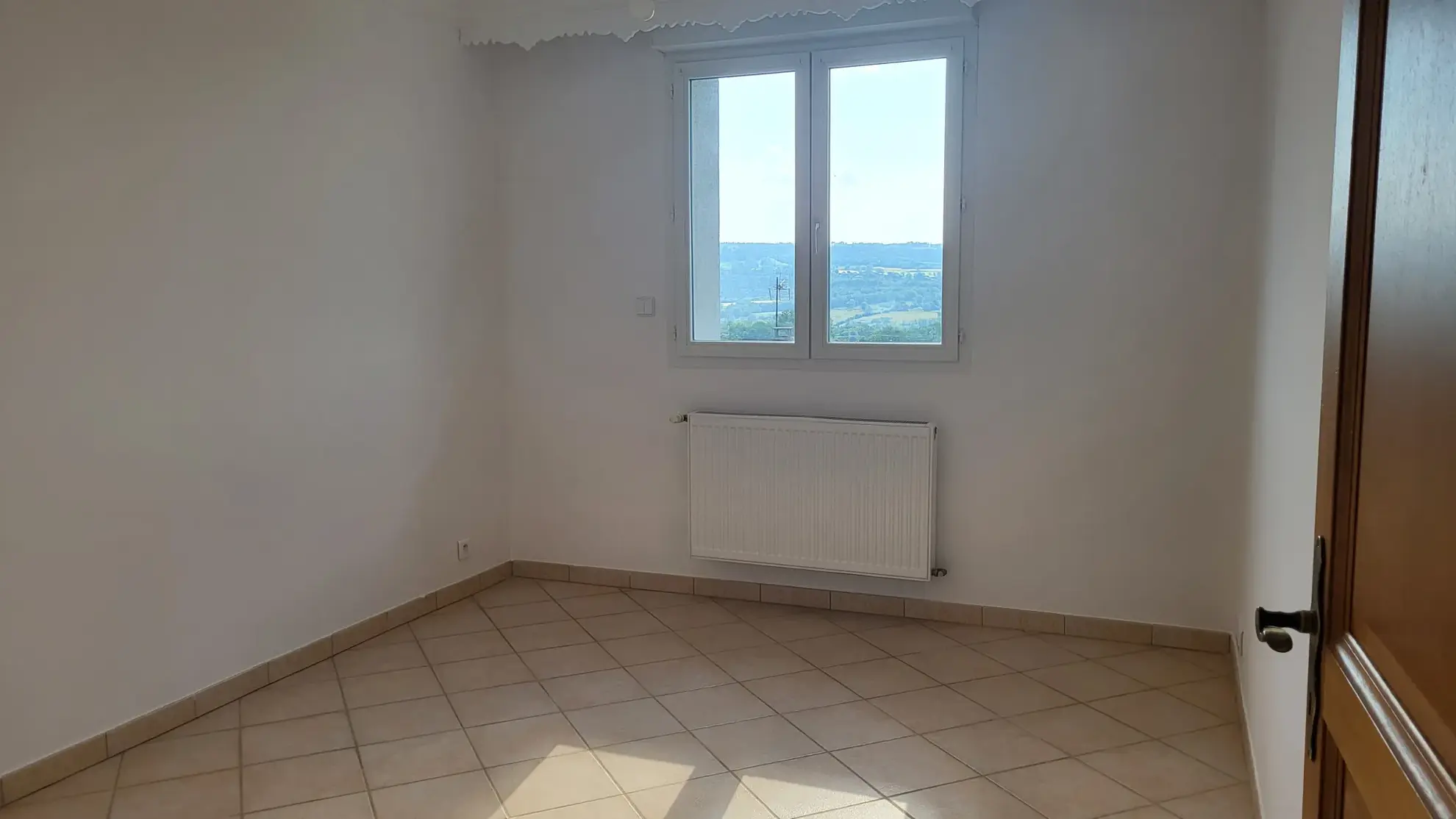 Maison récente avec vue panoramique à Arinthod - 4 chambres et grand sous-sol 