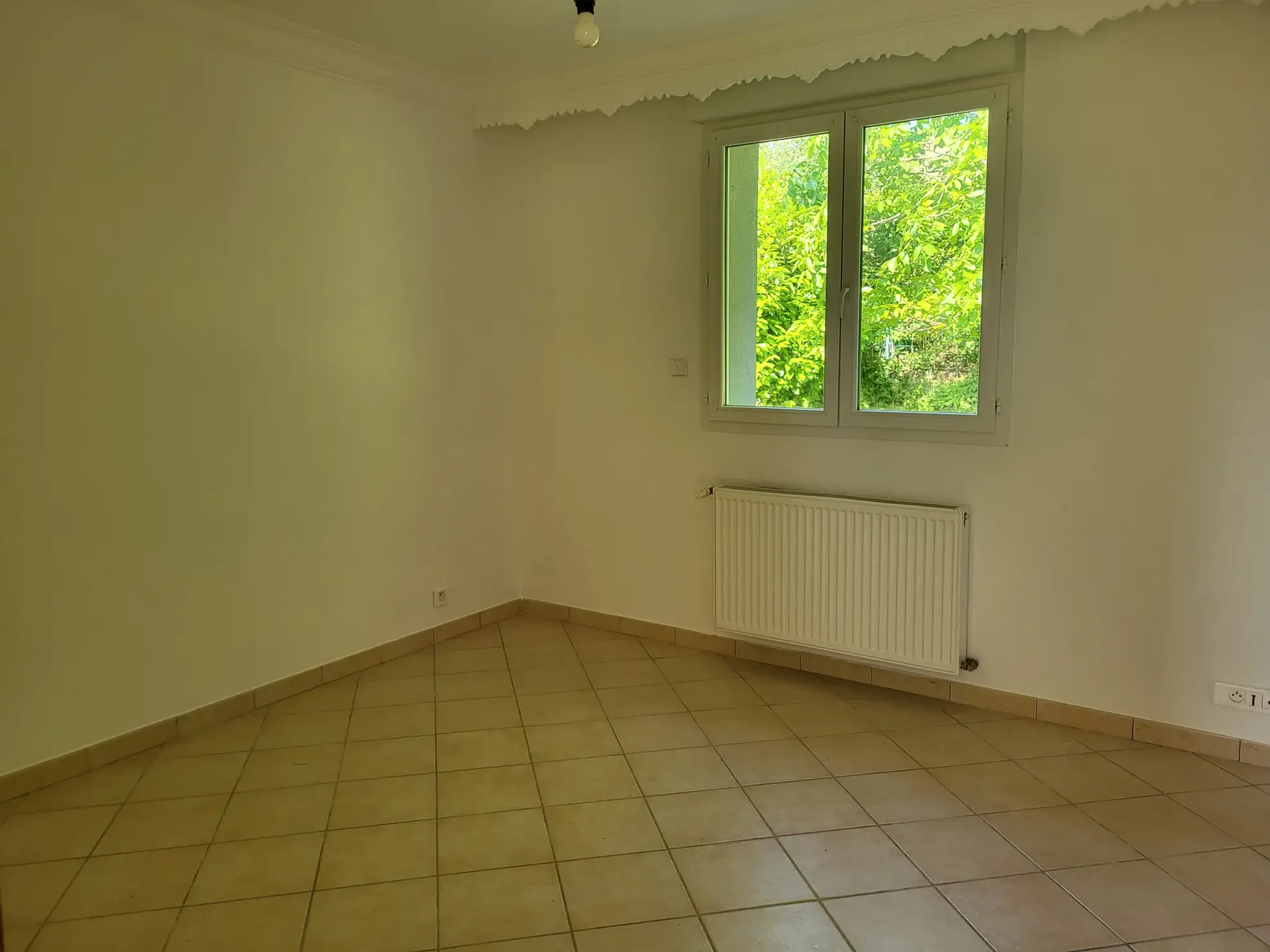 Maison récente avec vue panoramique à Arinthod - 4 chambres et grand sous-sol 