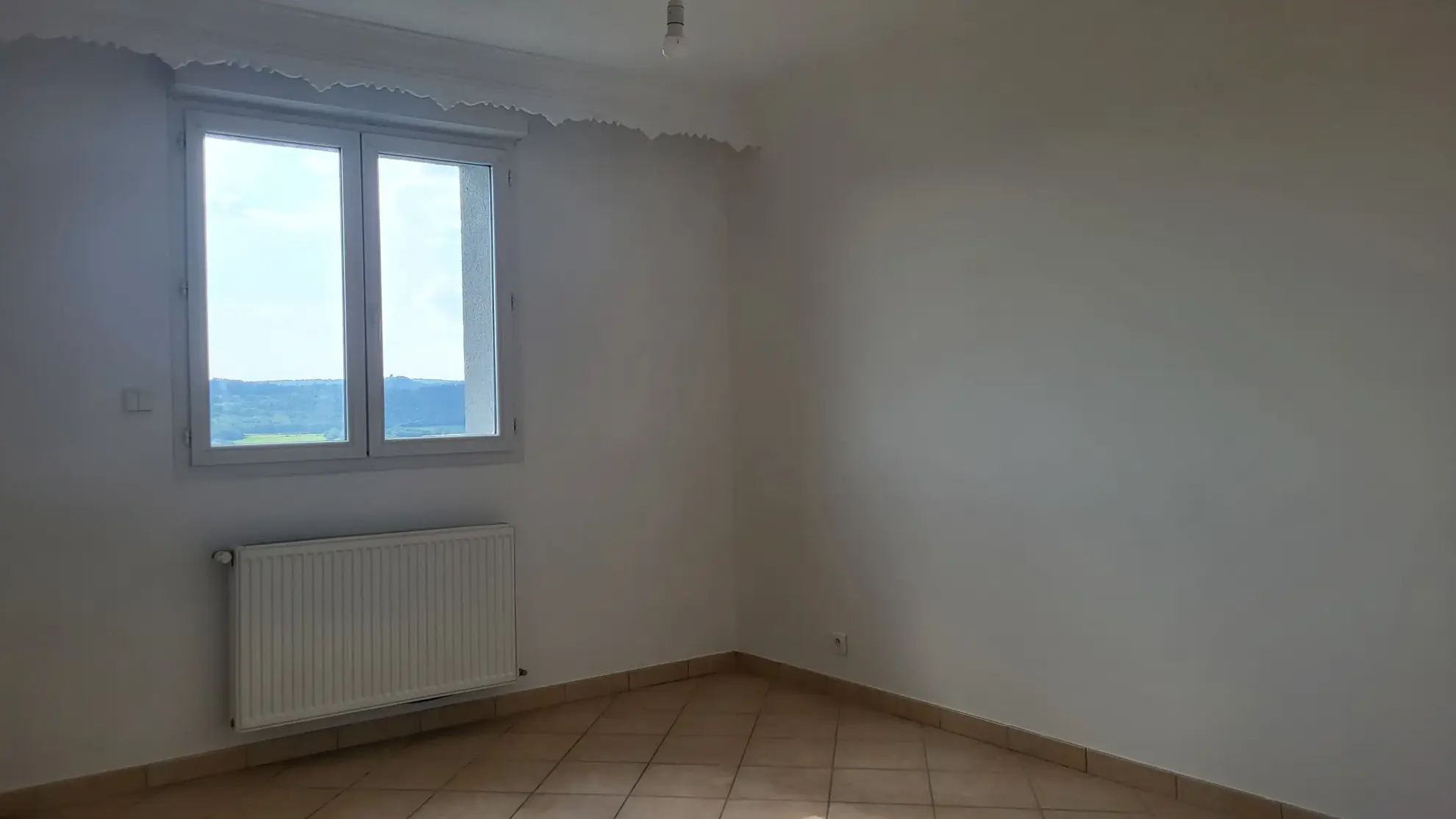 Maison récente avec vue panoramique à Arinthod - 4 chambres et grand sous-sol 