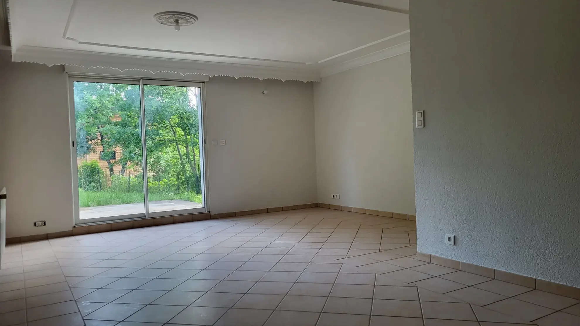 Maison récente avec vue panoramique à Arinthod - 4 chambres et grand sous-sol 