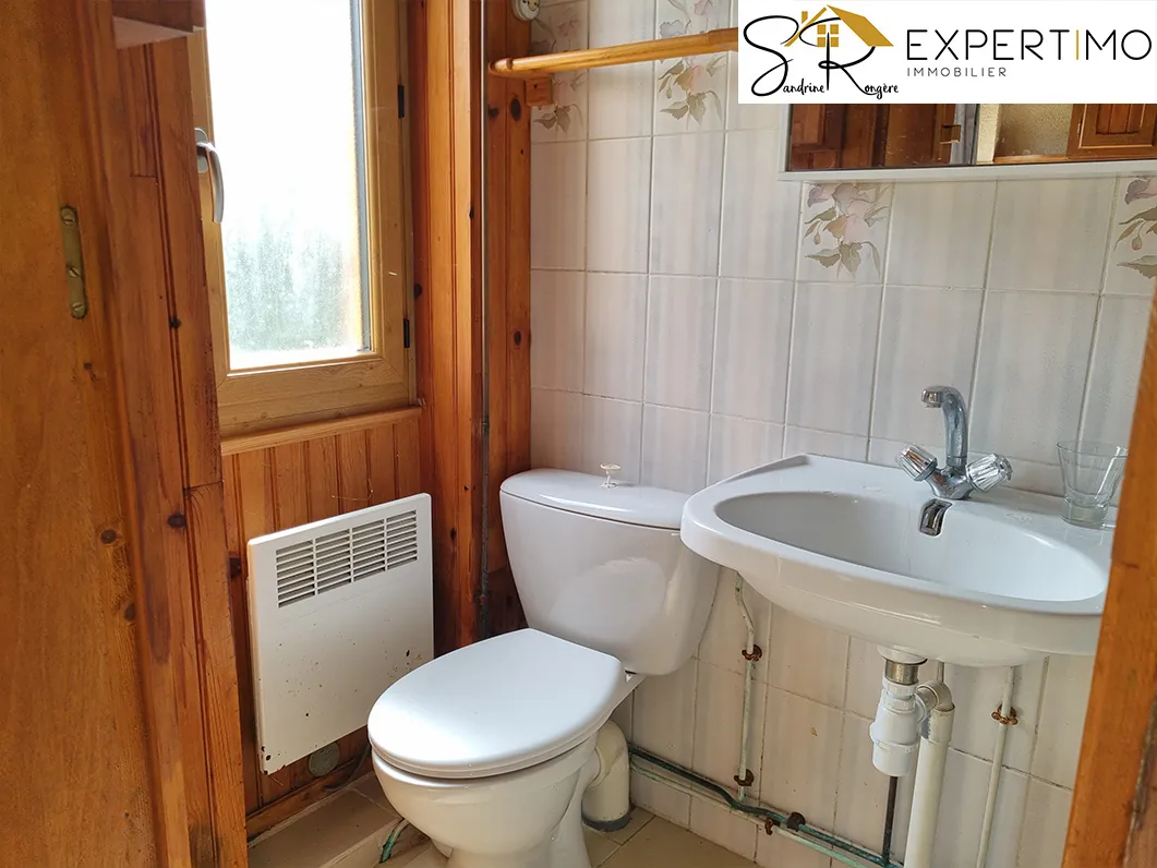 Maison avec studio indépendant et grand jardin à Evaux-les-Bains, 103 m² 