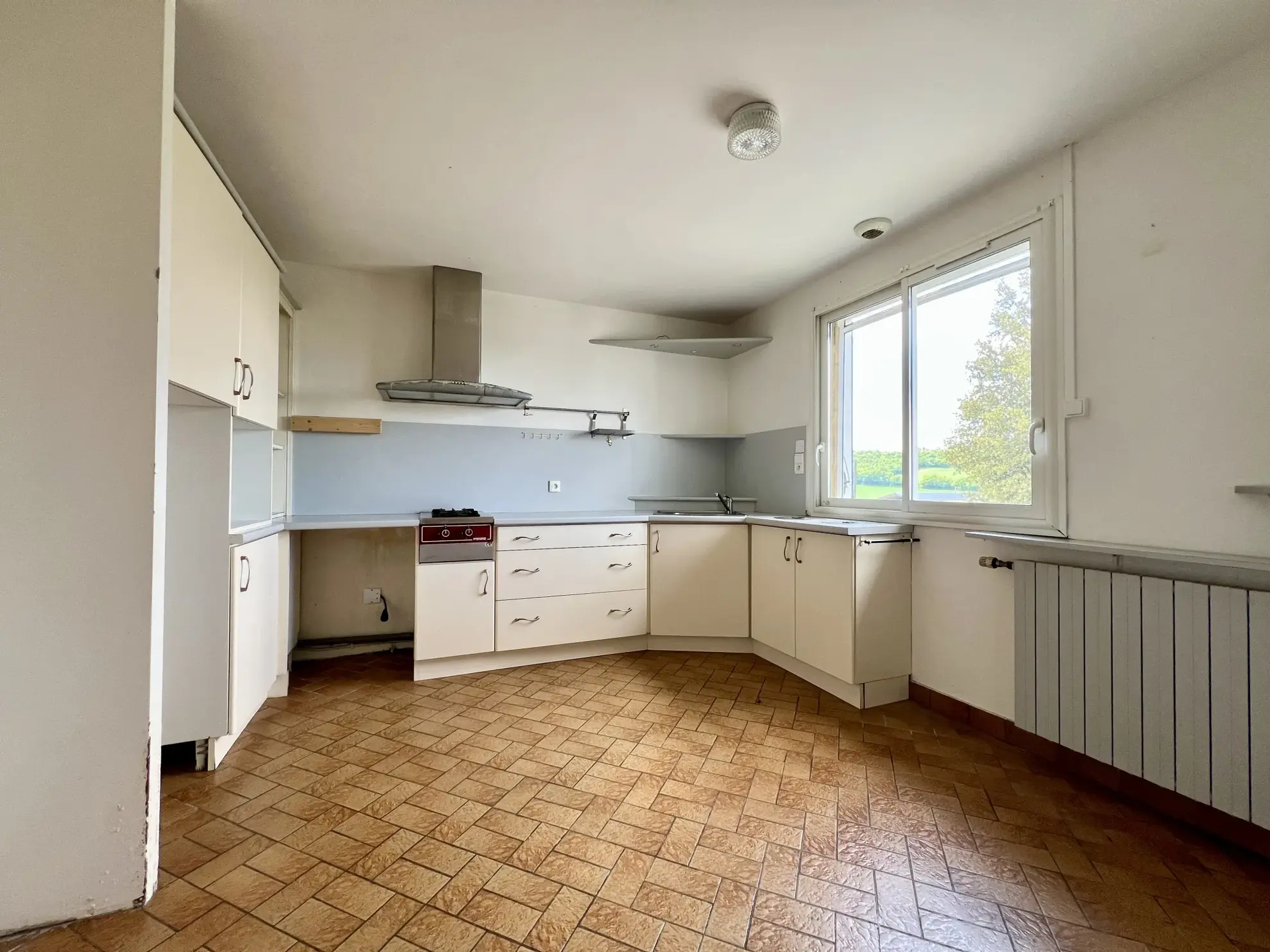 Maison familiale 5 chambres à vendre à Saint Paul Cap de Joux, vue campagne 