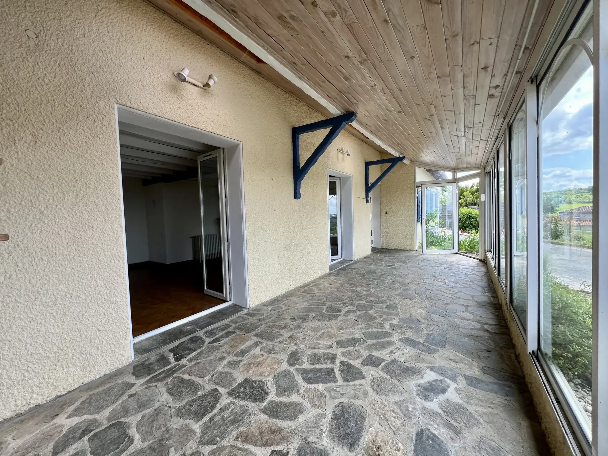 Maison familiale 5 chambres à vendre à Saint Paul Cap de Joux, vue campagne 