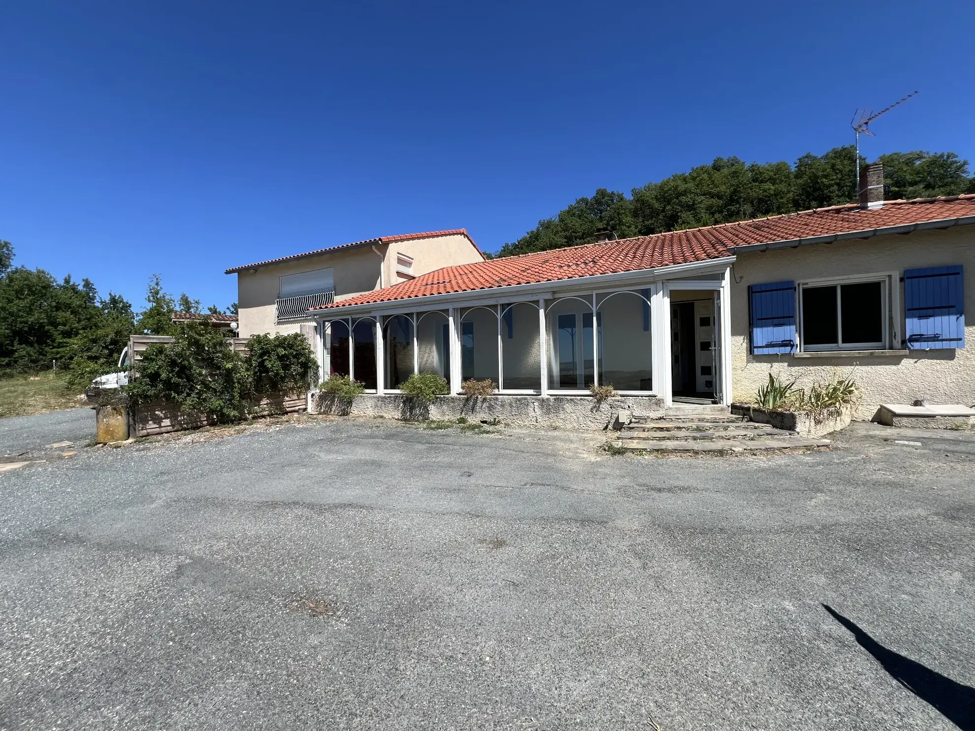 Maison familiale 5 chambres à vendre à Saint Paul Cap de Joux, vue campagne